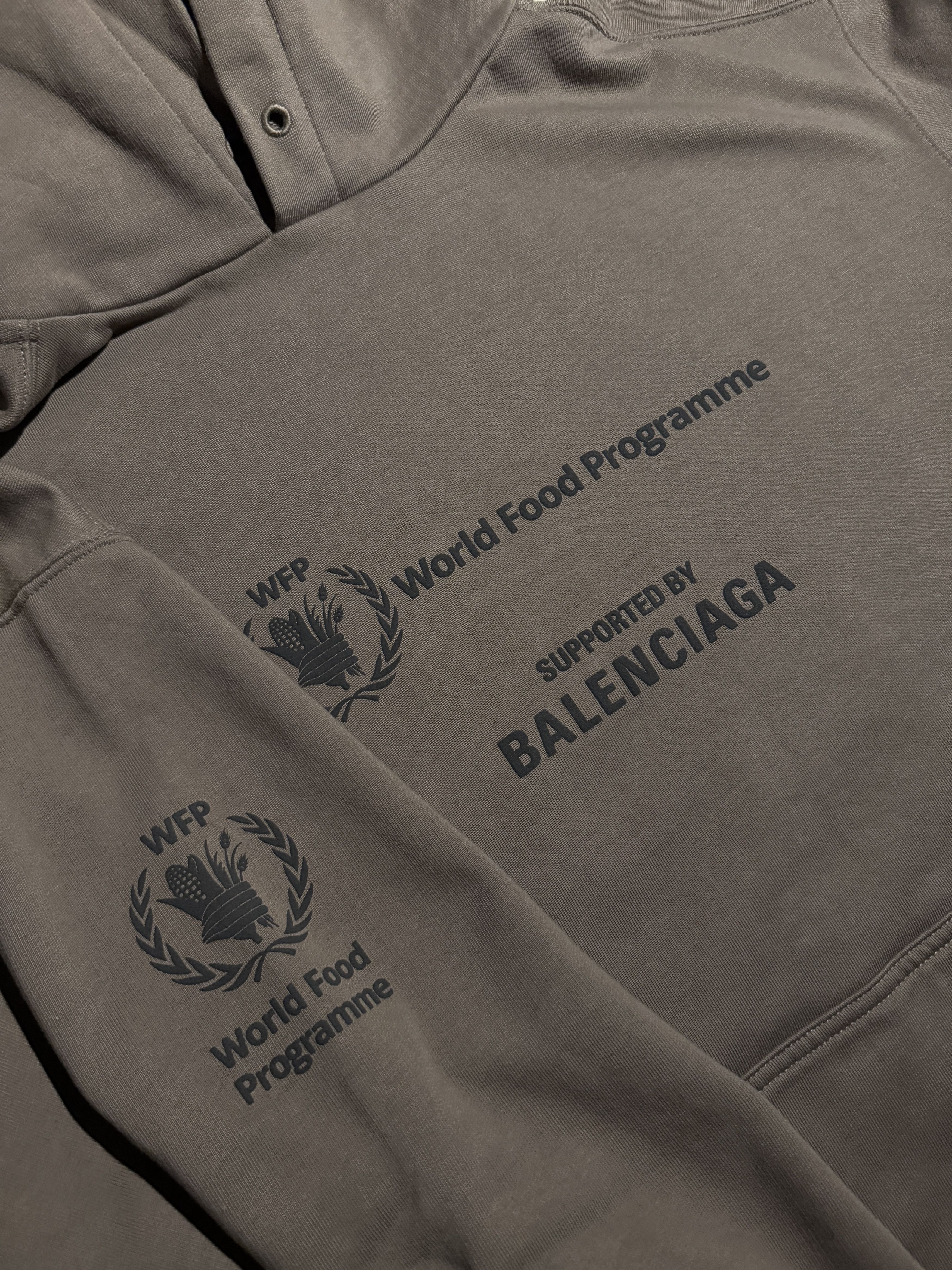 Balenciaga Balenciaga WFP Hoodie Beige Size US S / EU 44-46 / 1 - 4 Thumbnail