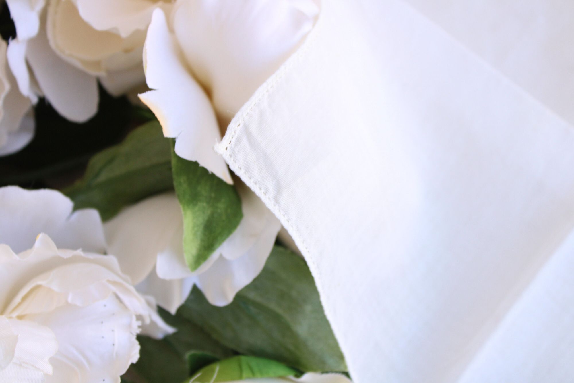 Vintage Vintage 1940s 1950s Handkerchief, White Lace And Floral Embr Size ONE SIZE - 6 Thumbnail