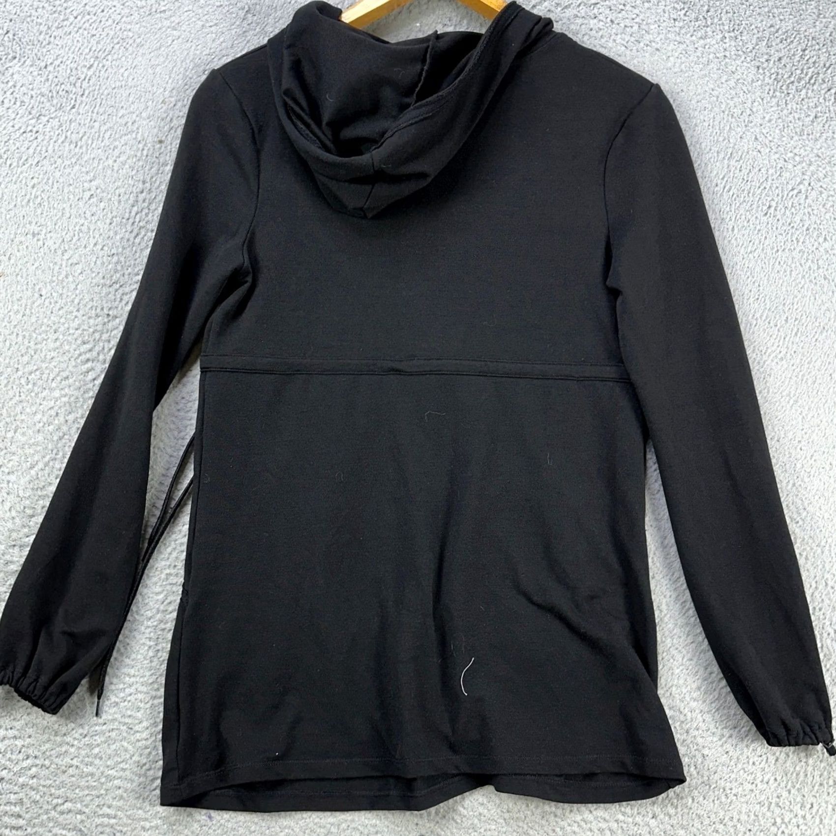 Spanx Spanx Hoodie Sweatshirt Womens Small Black Belted Long Sleeve Stretch Pullover Size S / US 4 / IT 40 - 2 Thumbnail