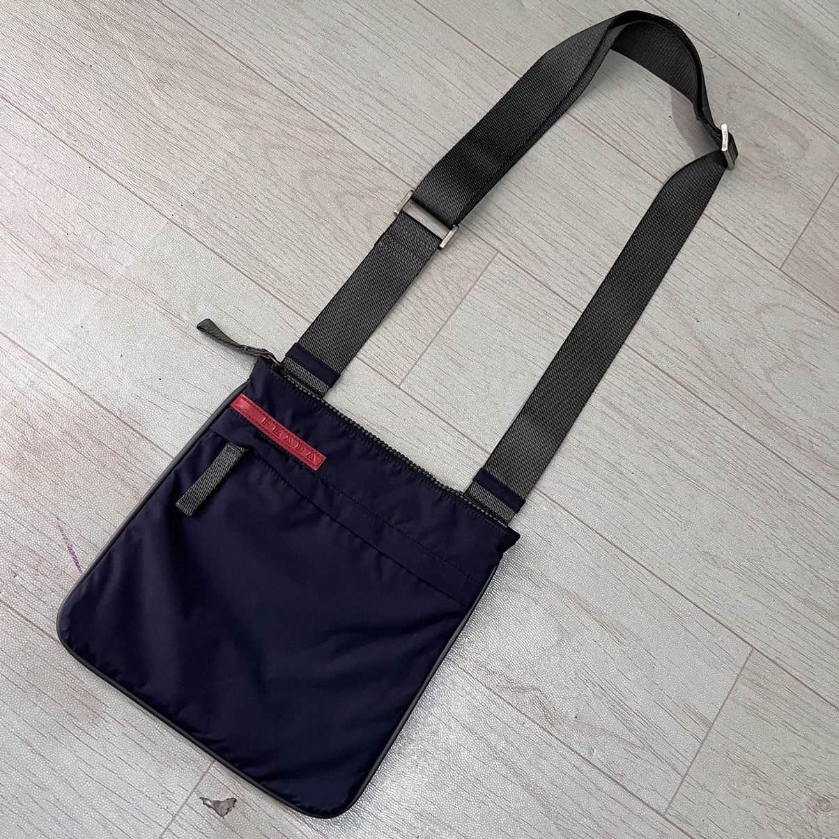Prada 2000s Prada sport mini slingbag (include the card 2001) Size ONE SIZE - 5 Thumbnail