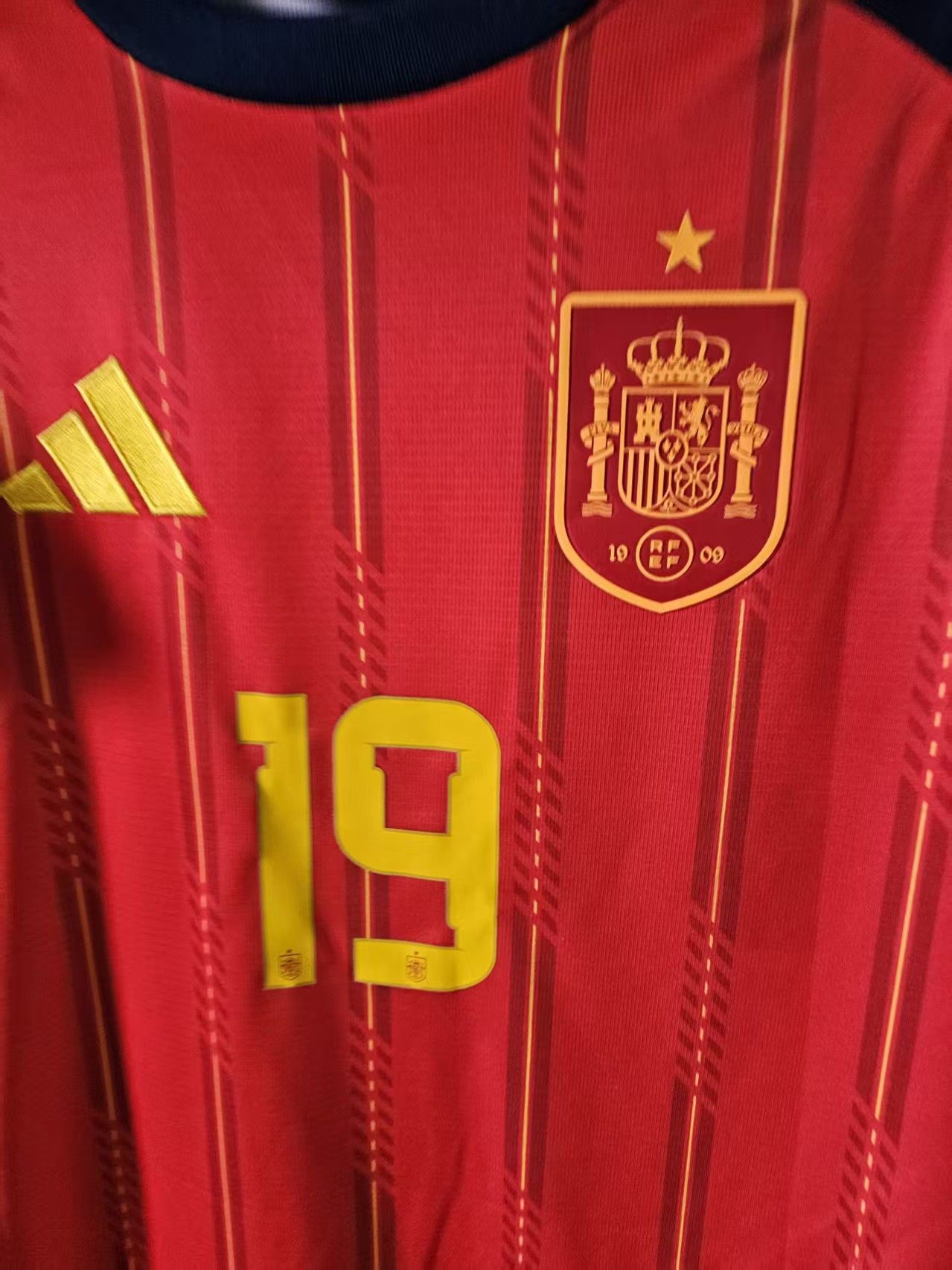 Other 19 Lamine Yamal Jersey 2026 Spain Size US XL / EU 56 / 4 - 4 Thumbnail