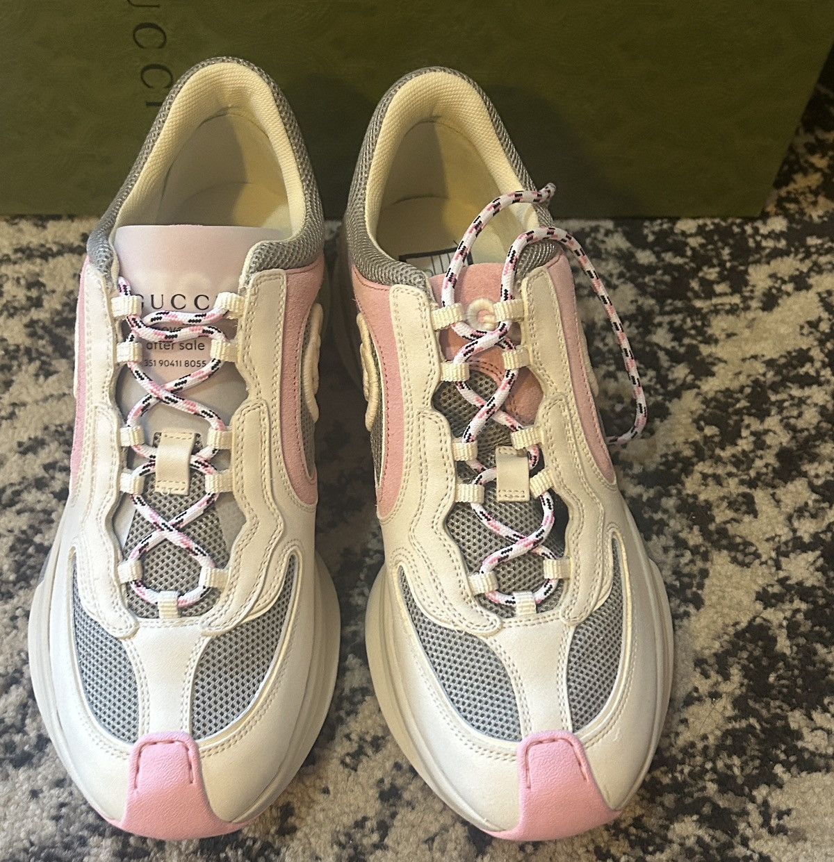 Gucci Gucci Leather Upper Run Sneaker Grey Pink Off White Size US 9 / IT 39 - 2 Thumbnail