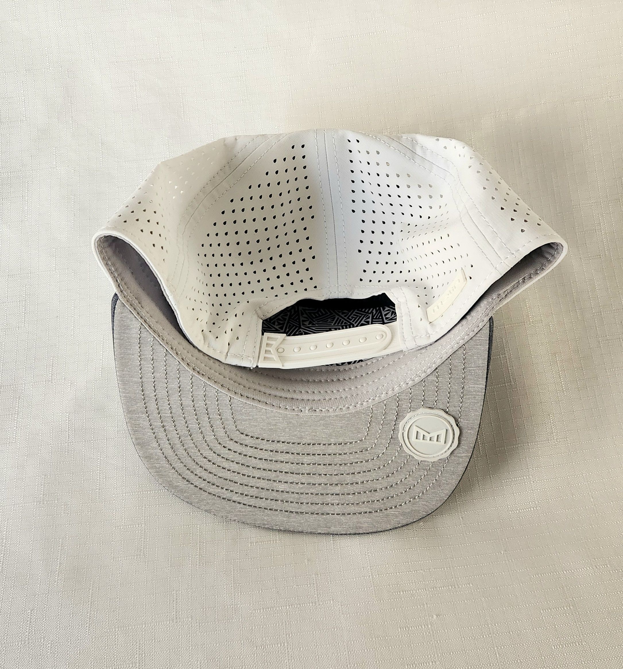 melin Melin Trenches Icon Hydro Snapback Golf Hat Heather 58 cm Size ONE SIZE - 3 Thumbnail