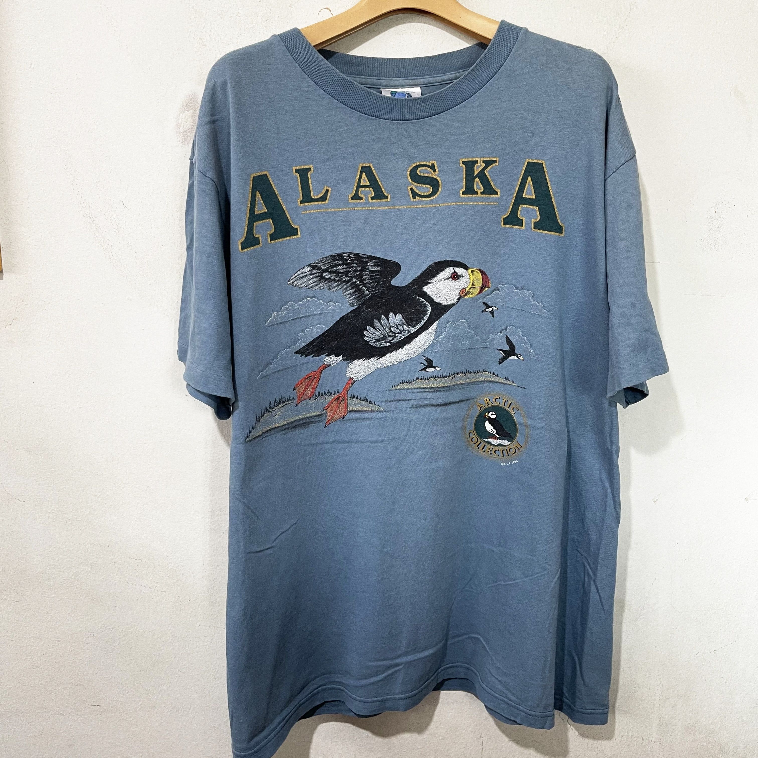 Vintage Vintage 90s Alaska Puffin T-Shirt Size US L / EU 52-54 / 3 - 1 Thumbnail