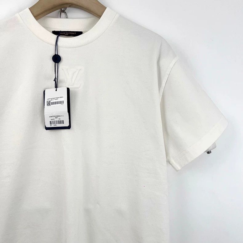 Louis Vuitton Louis Vuitton Chest embossed logo short sleeve Size US XS / EU 42 / 0 - 4 Thumbnail