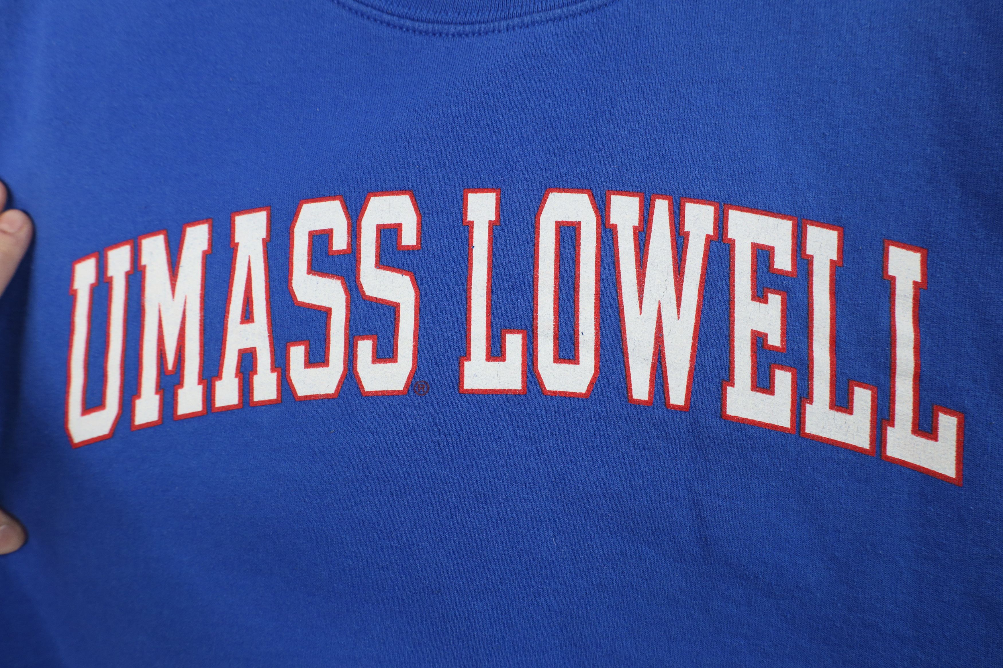 Vintage Vintage 90s University of Massachusetts Lowell Sweatshirt Size L / US 10 / IT 46 - 4 Thumbnail