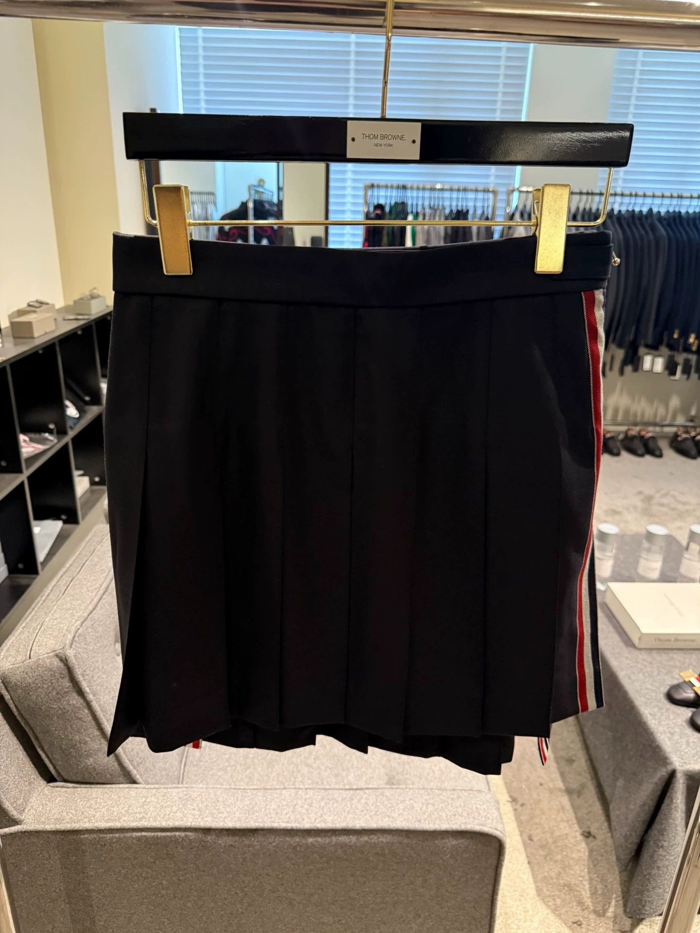 Thom Browne THOM BROWNE Navy Short Pleated Skirt 3-Color Side Logo 40 Size 27" / US 4 / IT 40 - 1 Thumbnail