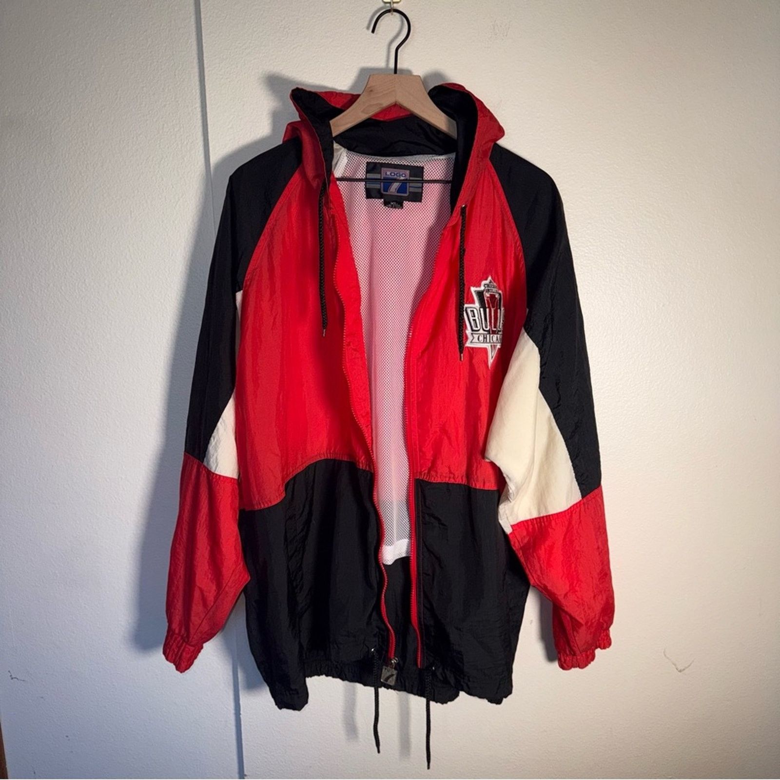 NBA VINTAGE NBA CHICAGO BULLS 90s drawstring windbreaker XL Size US XL / EU 56 / 4 - 8 Thumbnail