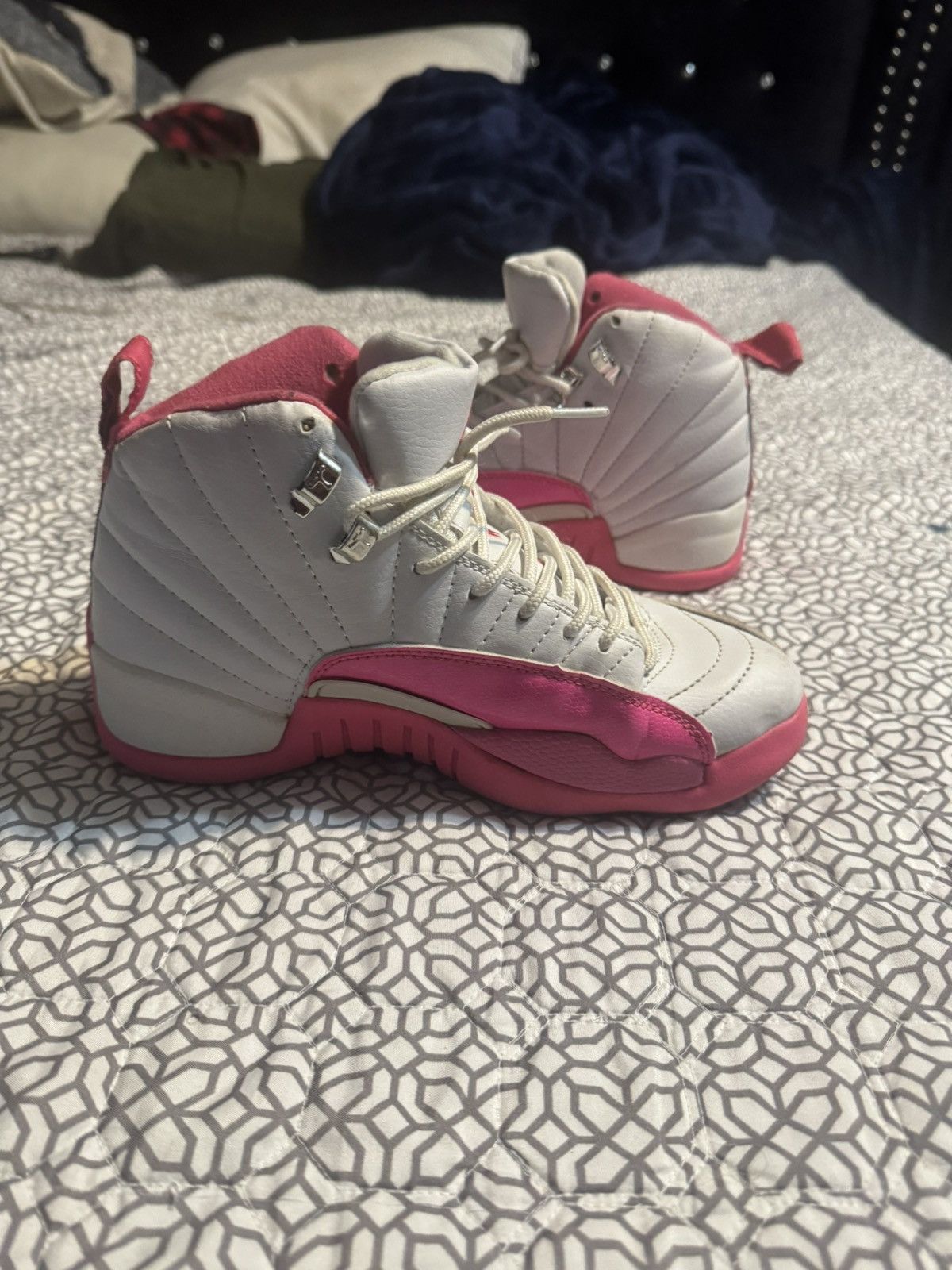 Nike Jordan 12 Retro “Valentine’s Day” - Size 5.5Y Size US 5.5 / IT 35.5 - 3 Thumbnail