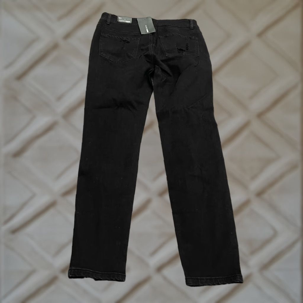 Fashion Nova Fashion Nova Zephyr High Rise Jegging Jeans Junior 11 Black Distressed NWT 30x27 Size 32" / US 10 / IT 46 - 1 Thumbnail