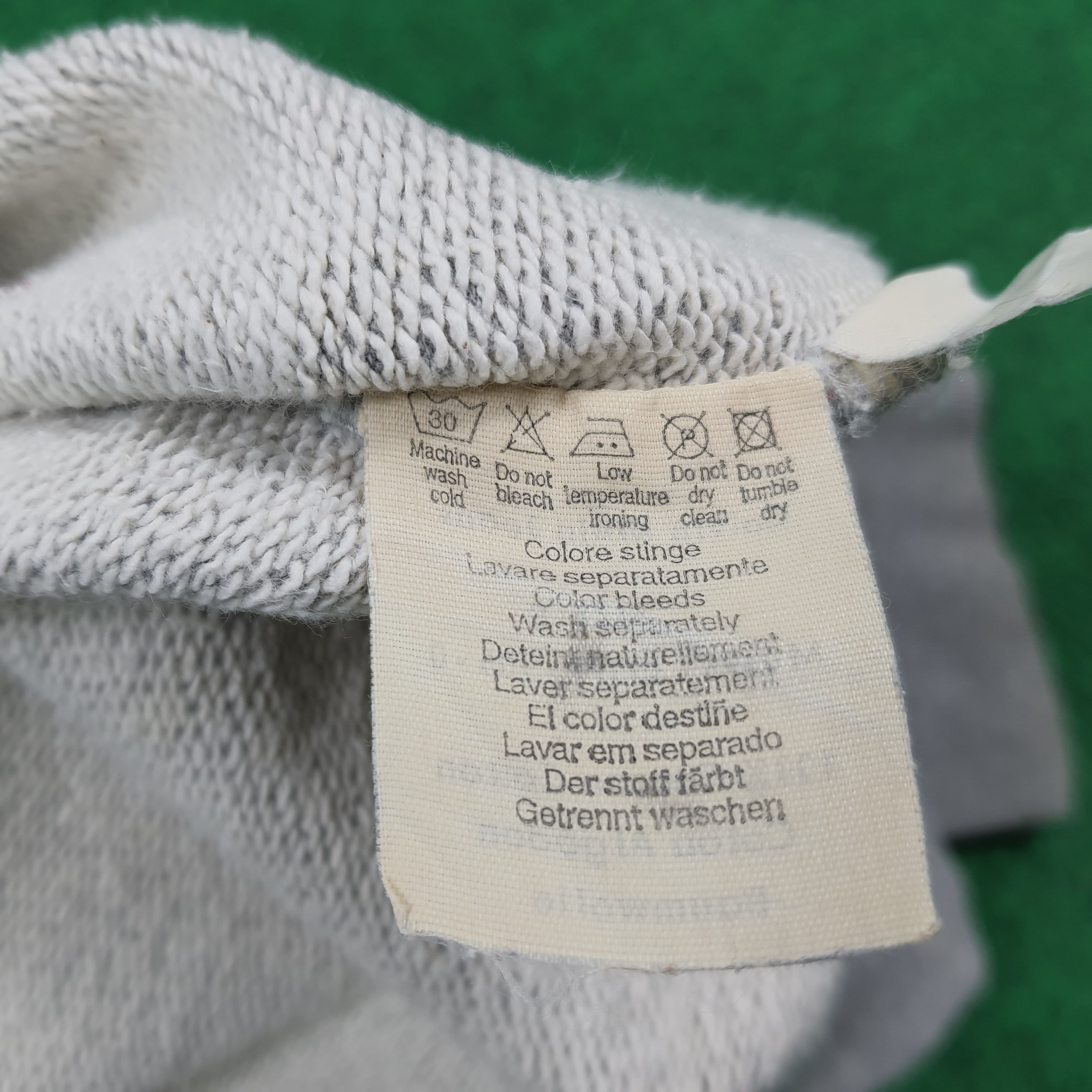 Calvin Klein Vintage Calvin Klein Sweatshirt Embroidery Logo C287N34 Size US M / EU 48-50 / 2 - 7 Thumbnail