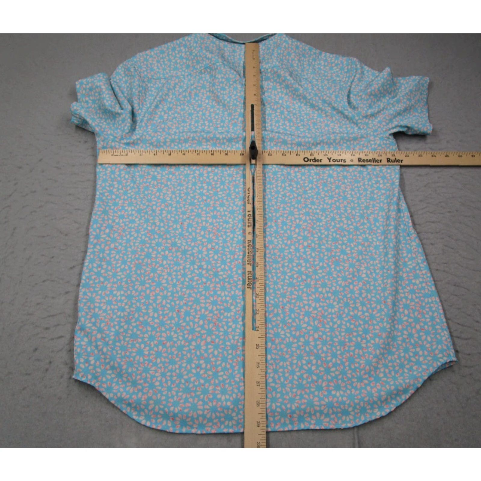 Chubbies Chubbies Shirt Men L Blue Floral Short Sleeve Button-Up Performance Pocket Shirt - 70s 80s 90s Beach Bohemian Tropical - Reg Mens Size US L / EU 52-54 / 3 - 5 Thumbnail