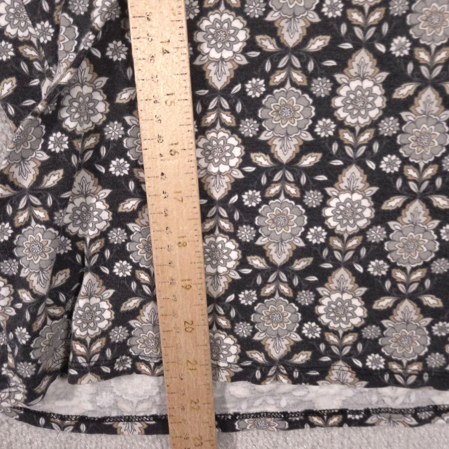 Croft & Barrow Croft & Barrow Shirt Womens Medium Black Floral Crew Neck Short Sleeve Tee Top Size M / US 6-8 / IT 42-44 - 6 Thumbnail