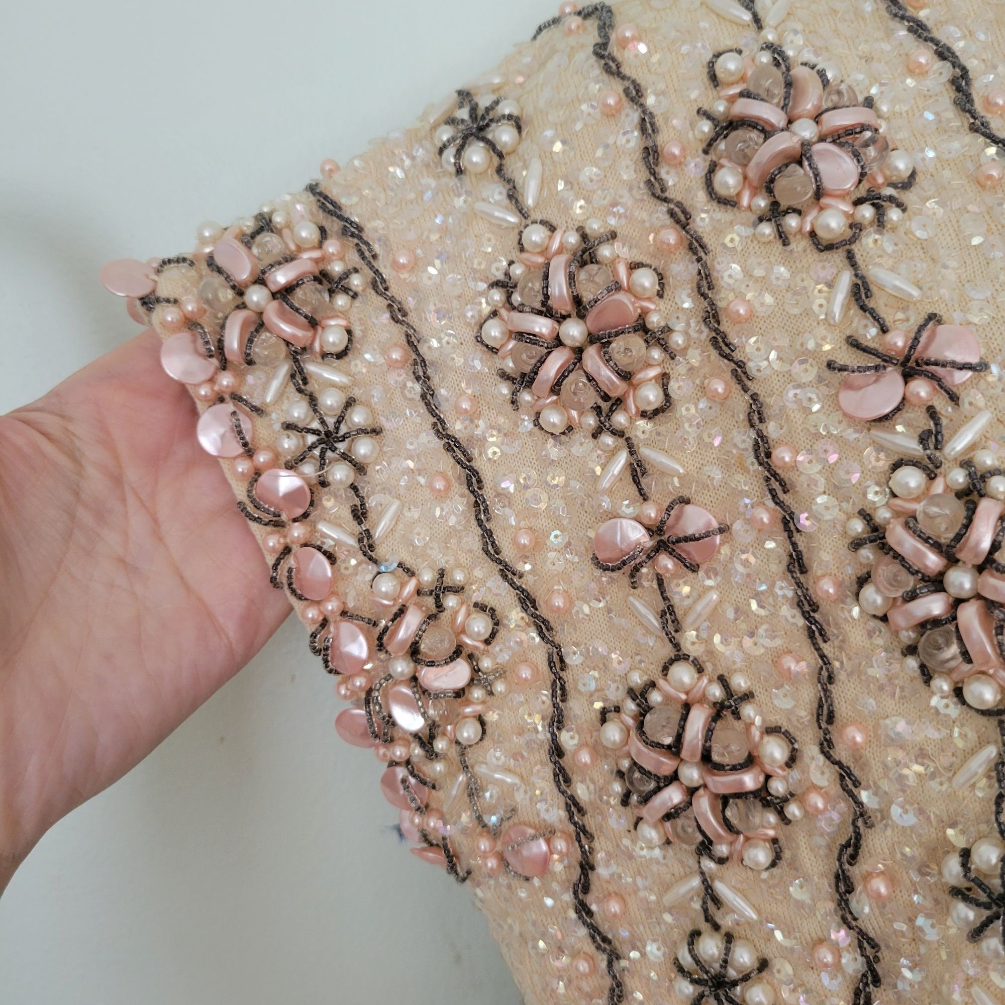 Vintage Vintage Beaded M Sequined Wool Top Short Sleeves Hong Kong B Size M / US 6-8 / IT 42-44 - 9 Thumbnail