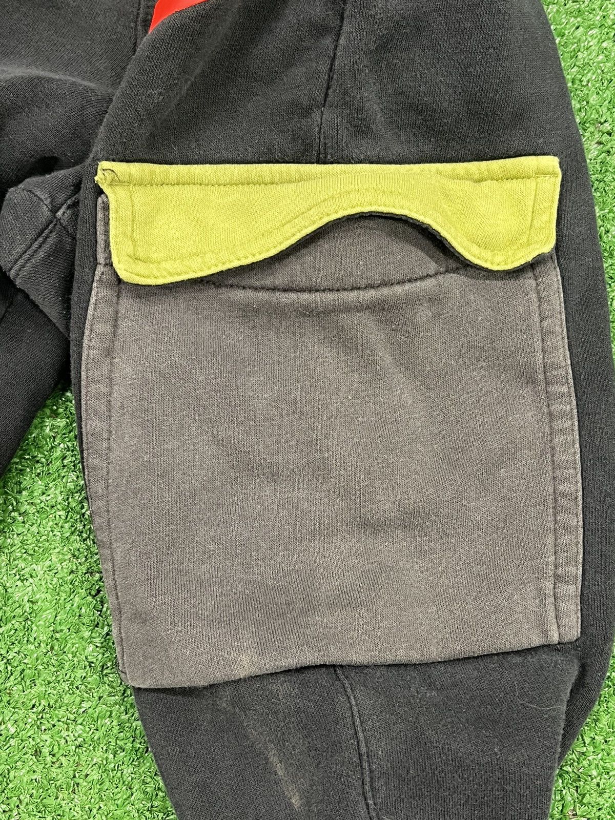 Nike × Travis Scott Nike Cargo Sweatpants Size US 30 / EU 46 - 4 Thumbnail