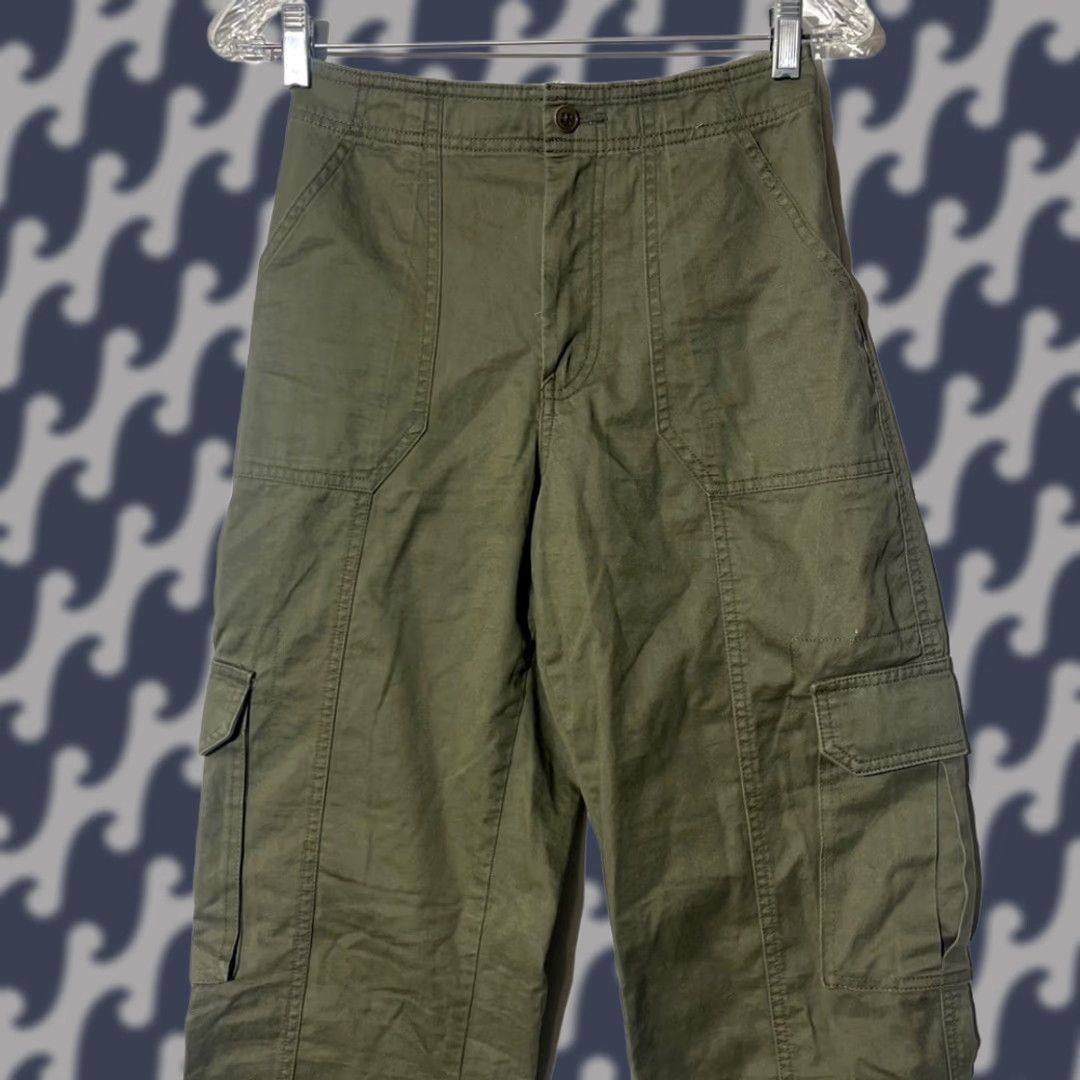 Abercrombie & Fitch Abercrombie & Fitch Curve Love Olive Green Cargo Pants Women 25 Straight 0/25 Size 42" / US 20 - 1 Thumbnail