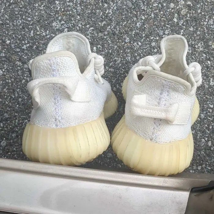 Adidas Adidas Yeezy Boost 350 V2 Cream White Triple CP9366 Size 6 Size US 7 / IT 37 - 4 Thumbnail