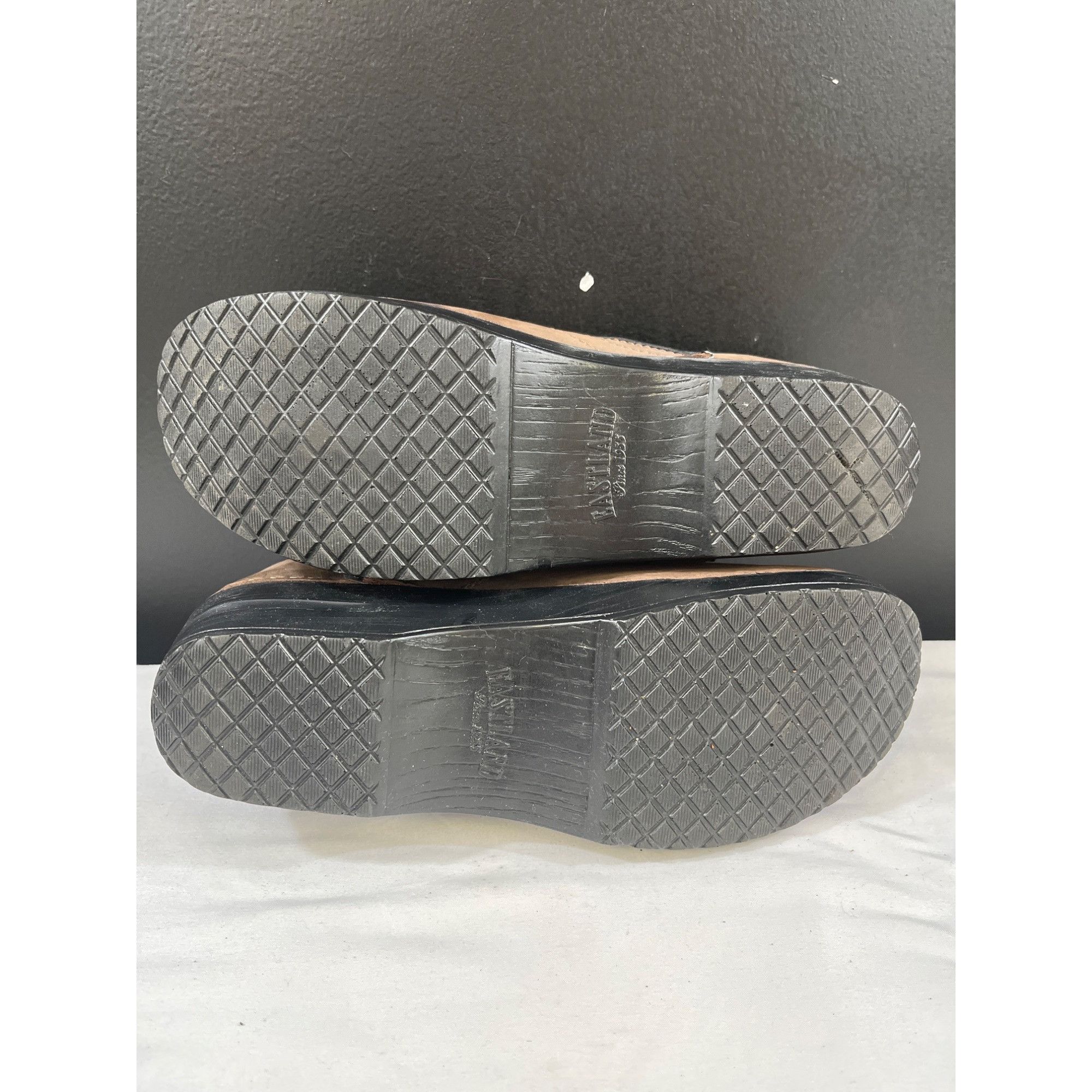 Eastland Eastland Women's Brown Leather Shoes/Clogs Size 8M SKU 5975 Size US 8 / IT 38 - 3 Thumbnail