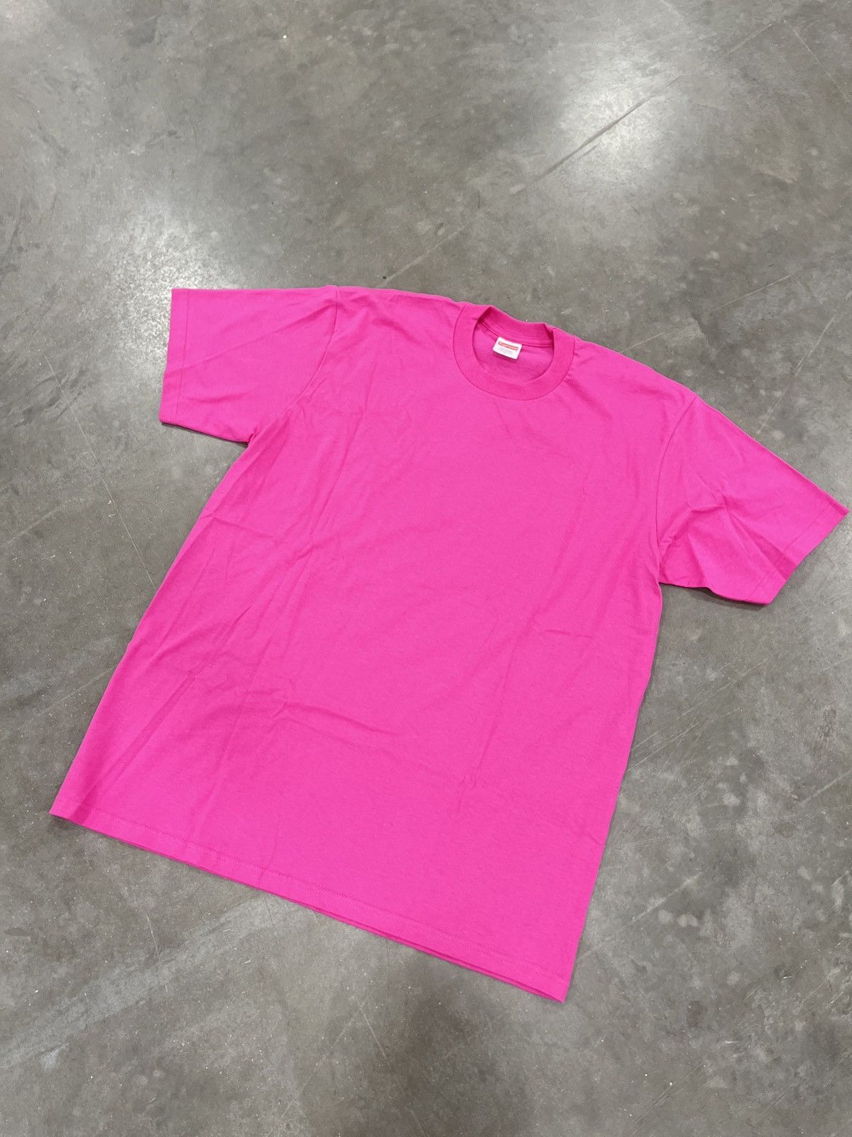 Supreme 🩷Supreme Backwards Tee Pink L Brand new Size US L / EU 52-54 / 3 - 3 Thumbnail