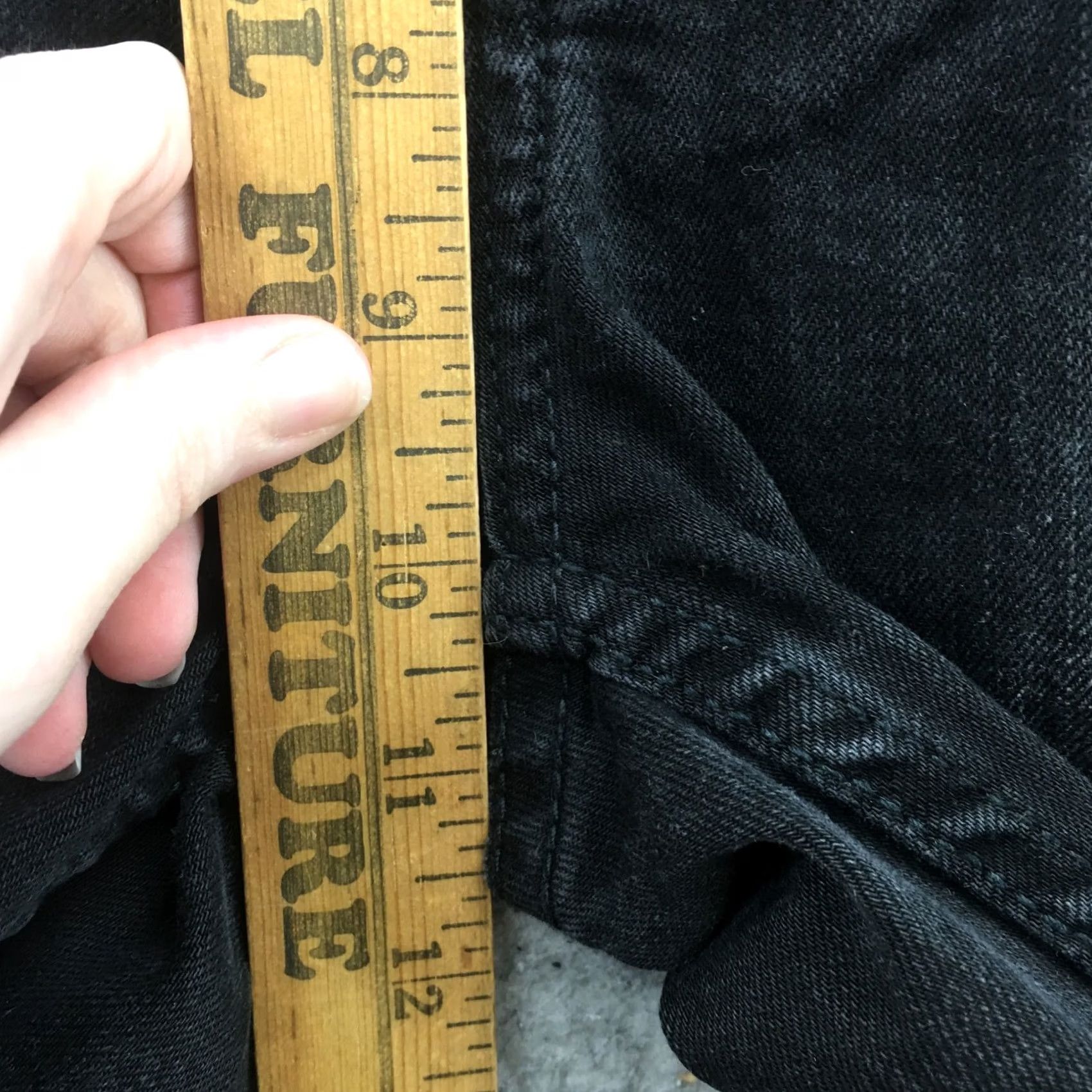 Calvin Klein Calvin Klein Straight Leg Jeans Mens 33x30 Black Cotton Blend Denim 5-Pocket Zipper Closure Slim Fit Regular Size Type: Regular Mens Size US 33 - 7 Thumbnail