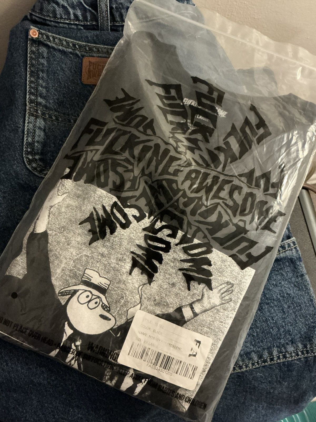 Fucking Awesome NOBODY FOR PRESIDENT TEE Size US XXL / EU 58 / 5 - 3 Thumbnail