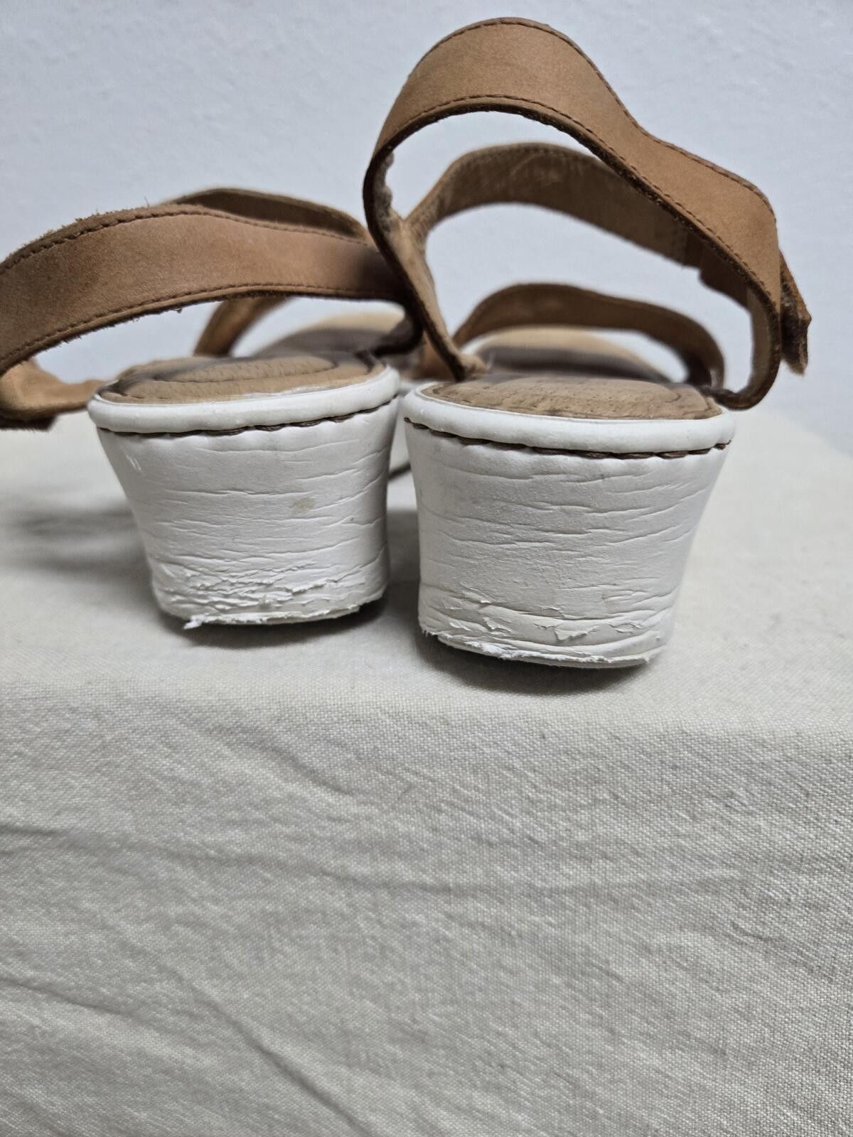 Born Boho Minimalist Børn Crafted Leather Comfort Wedge Sandals 6 Size US 6 / IT 36 - 6 Thumbnail