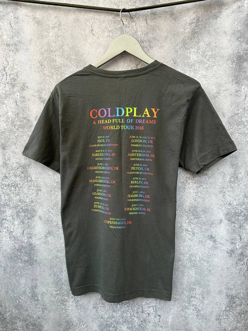 Band Tees Coldplay World Tour 2016 "A Head Full Of Dreams" T-Shirt Size US M / EU 48-50 / 2 - 3 Thumbnail