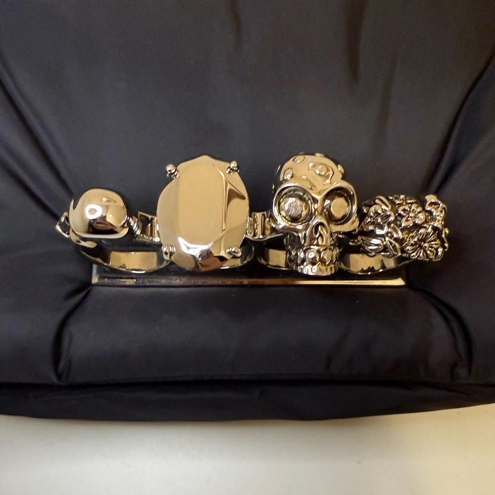 Alexander McQueen Alexander McQueen The Puffy Knuckle Skull Black Belt Bag Size ONE SIZE - 9 Thumbnail