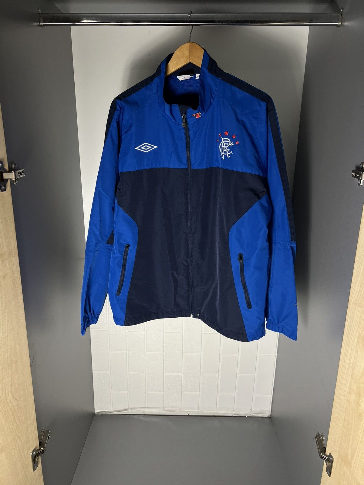 Umbro VINTAGE UMBRO FC RANGERS SCOTLAND SOCCER JERSEY RETRO Y2K Size US XL / EU 56 / 4 - 10 Thumbnail