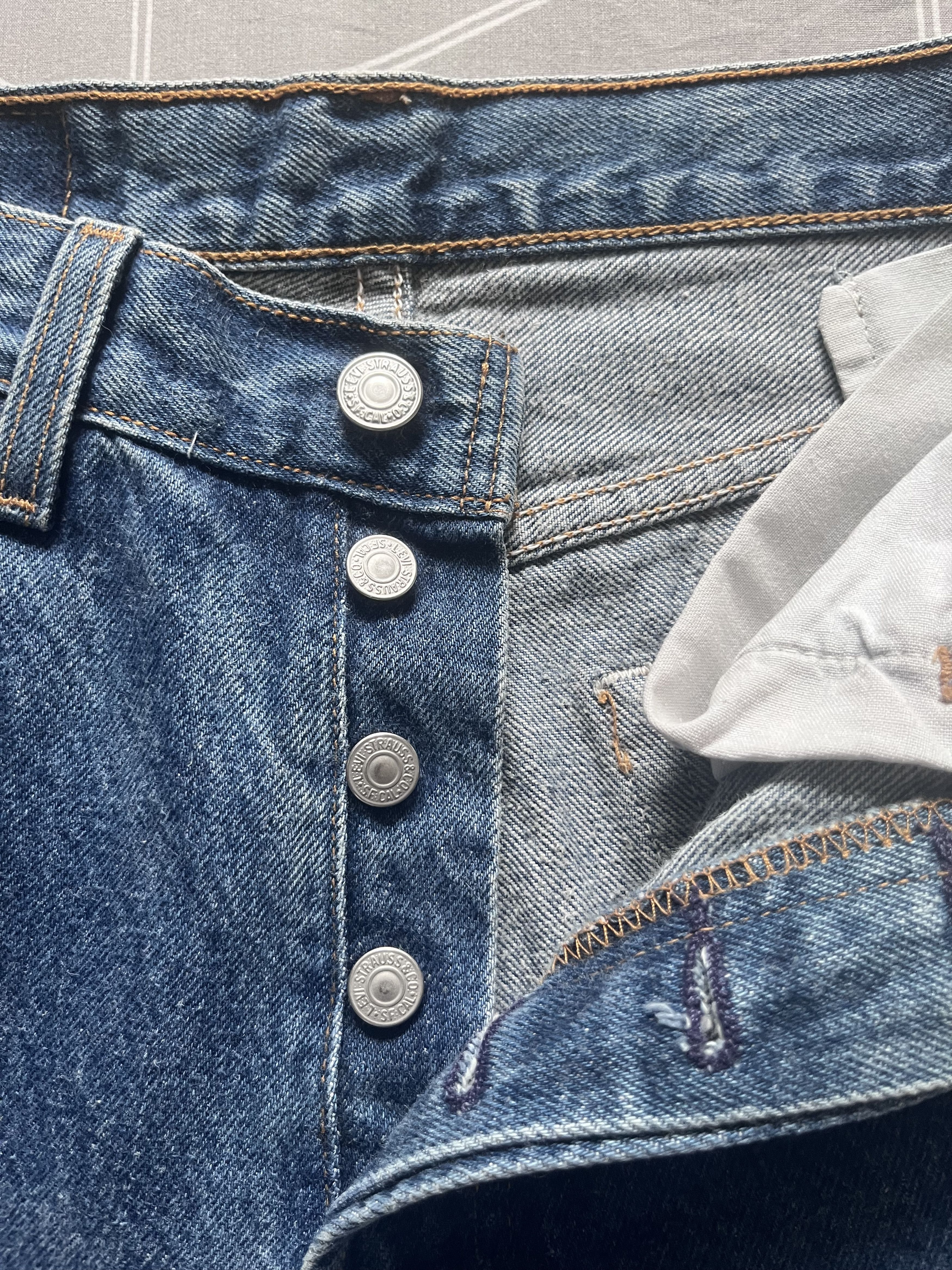 Levi's Vintage Levi’s 501XX Made USA 1997 – 555 Valencia Street Size US 29 - 5 Thumbnail