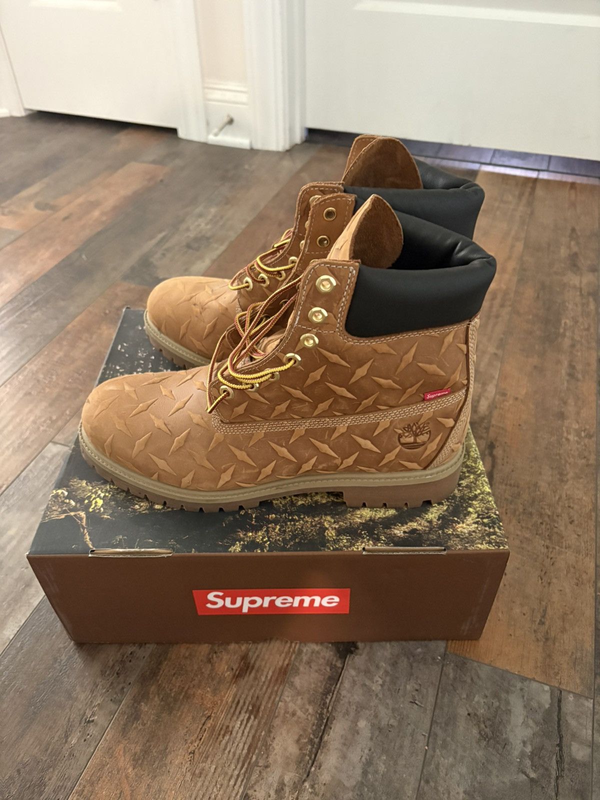 Supreme × Timberland Supreme timbs Size US 12 / EU 45 - 1 Thumbnail