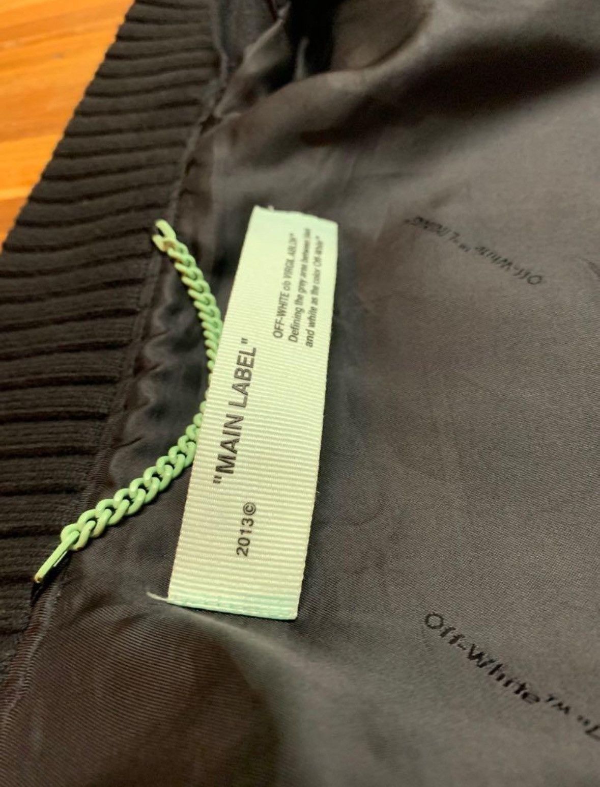 Off-White Off-White Arrow Logo Bomber Jacket Size US XL / EU 56 / 4 - 4 Thumbnail