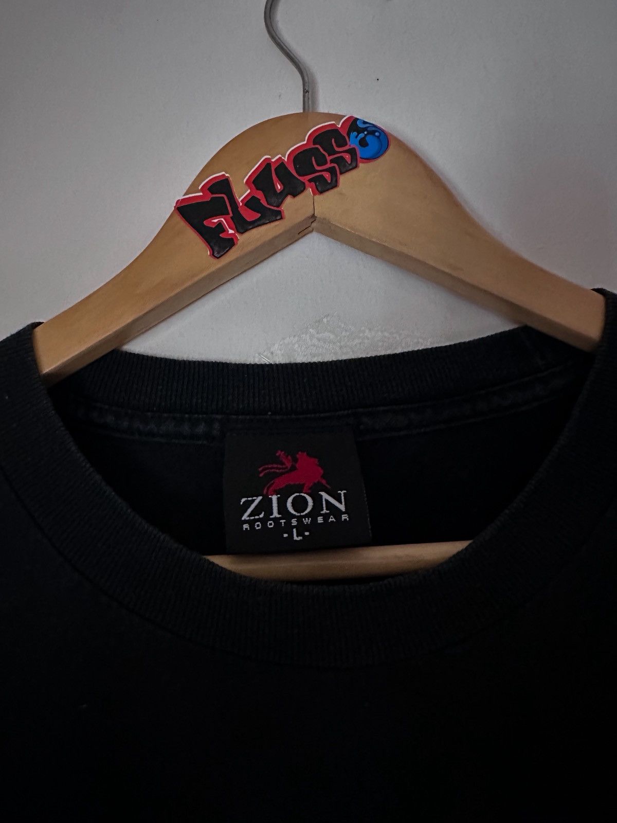 Zion Rootswear Bob Marley x Zion Rootswear ©2005 Size US L / EU 52-54 / 3 - 4 Thumbnail