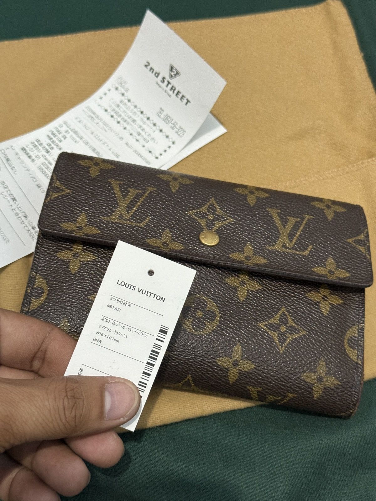 Louis Vuitton Louis Vuitton Monogram Tri Fold Wallet M61220 Size ONE SIZE - 2 Thumbnail