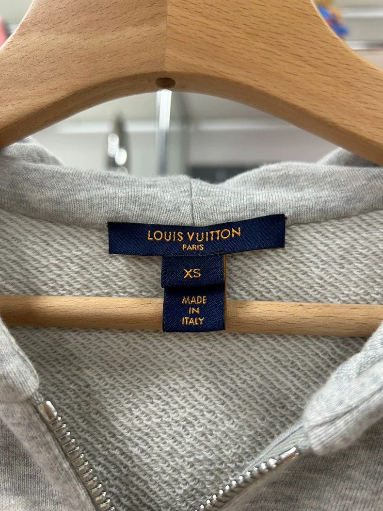 Louis Vuitton Louis Vuitton Gray Globe Logo Zip Hoodie Jacket Size US XS / EU 42 / 0 - 5 Thumbnail