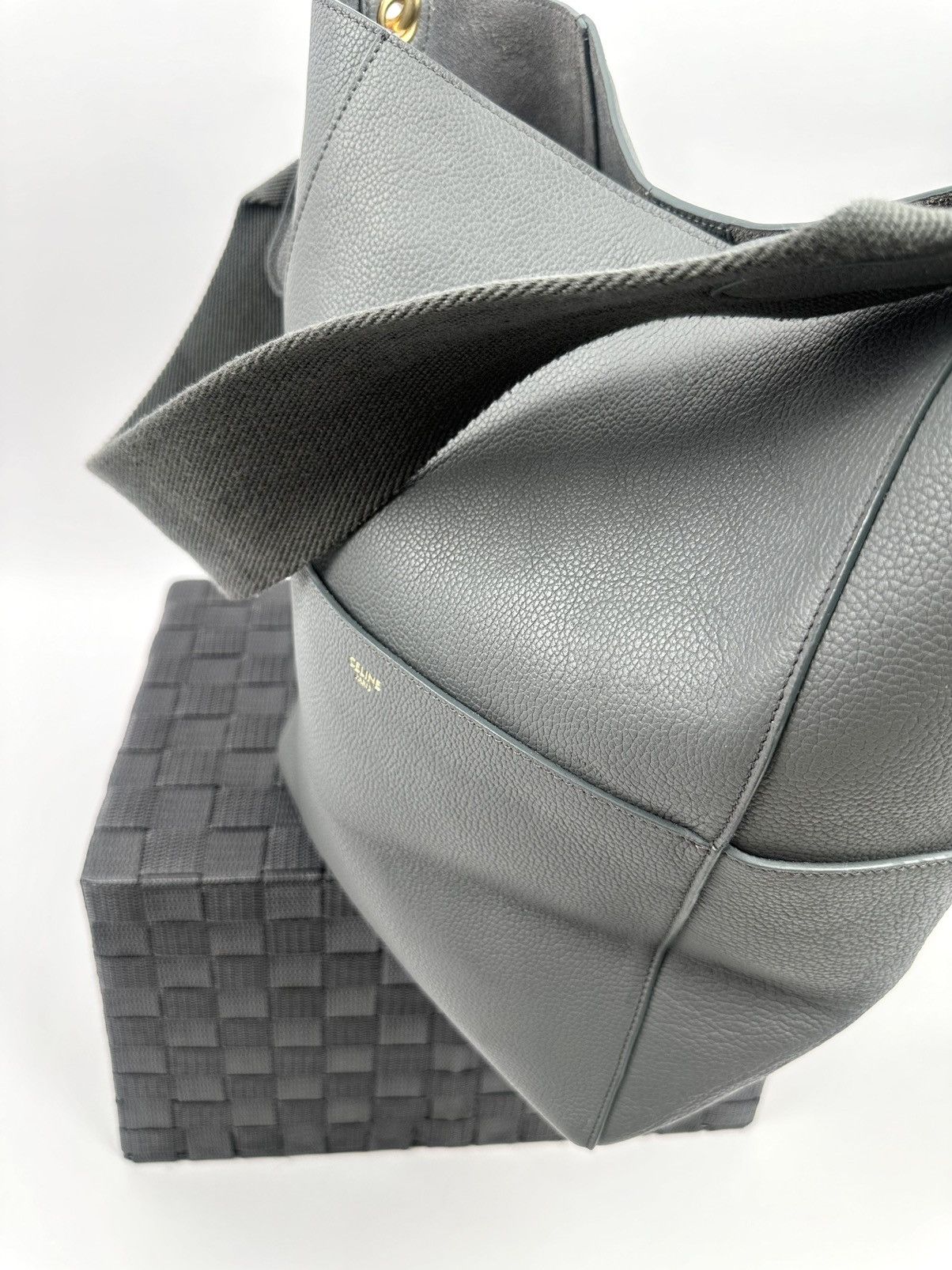 Celine Celine Seau Sangle Bucket Bag Grained Gray Size ONE SIZE - 10 Thumbnail