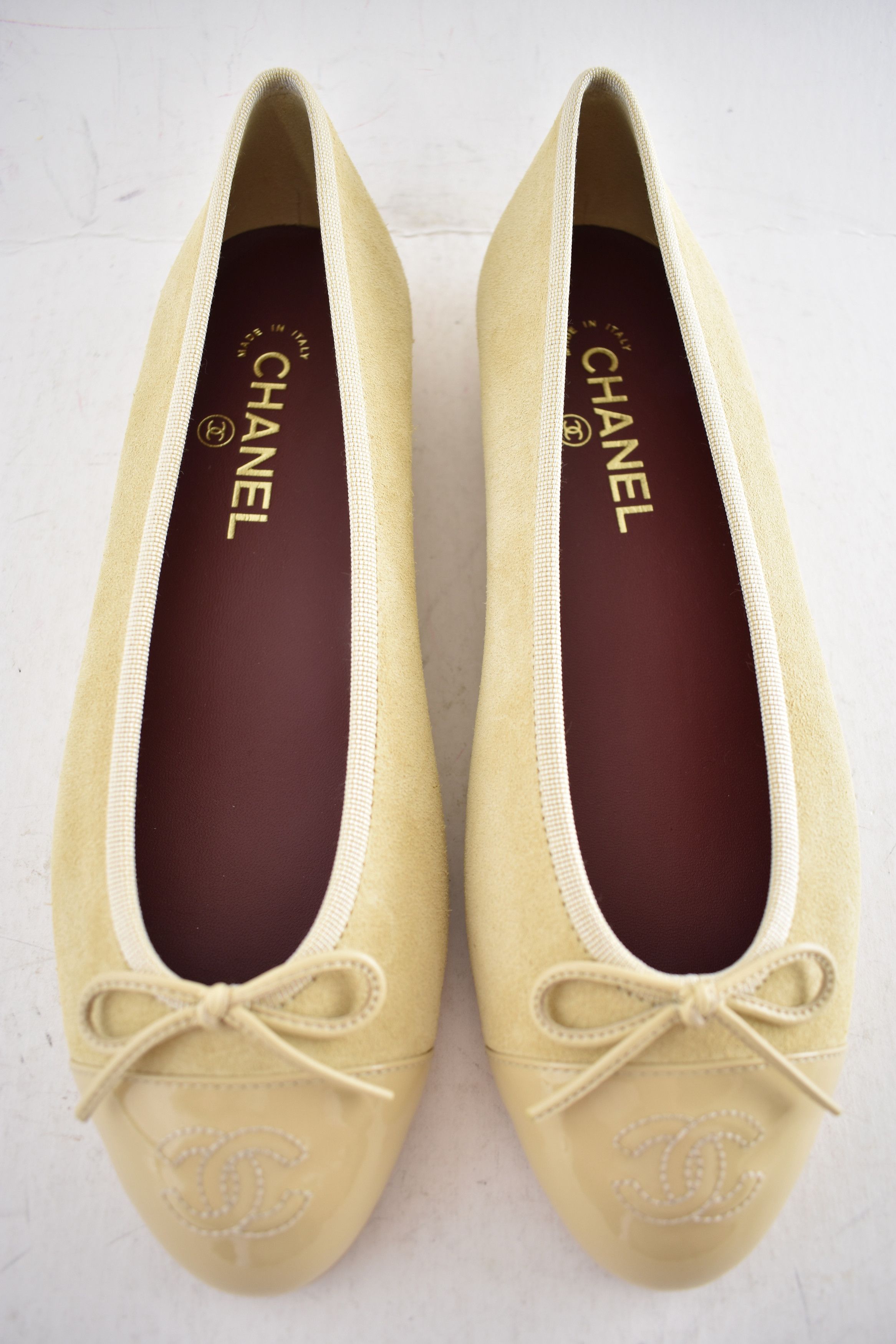 Chanel 26A Suede Patent CC Logo Bow Tie Ballet Ballerina Flat 38 Size US 8 / IT 38 - 8 Thumbnail