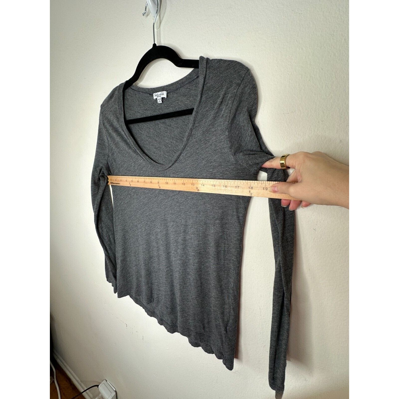 Splendid Splendid Gray Light Long Sleeve Deep VNeck Sweater Top Med Size M / US 6-8 / IT 42-44 - 8 Thumbnail