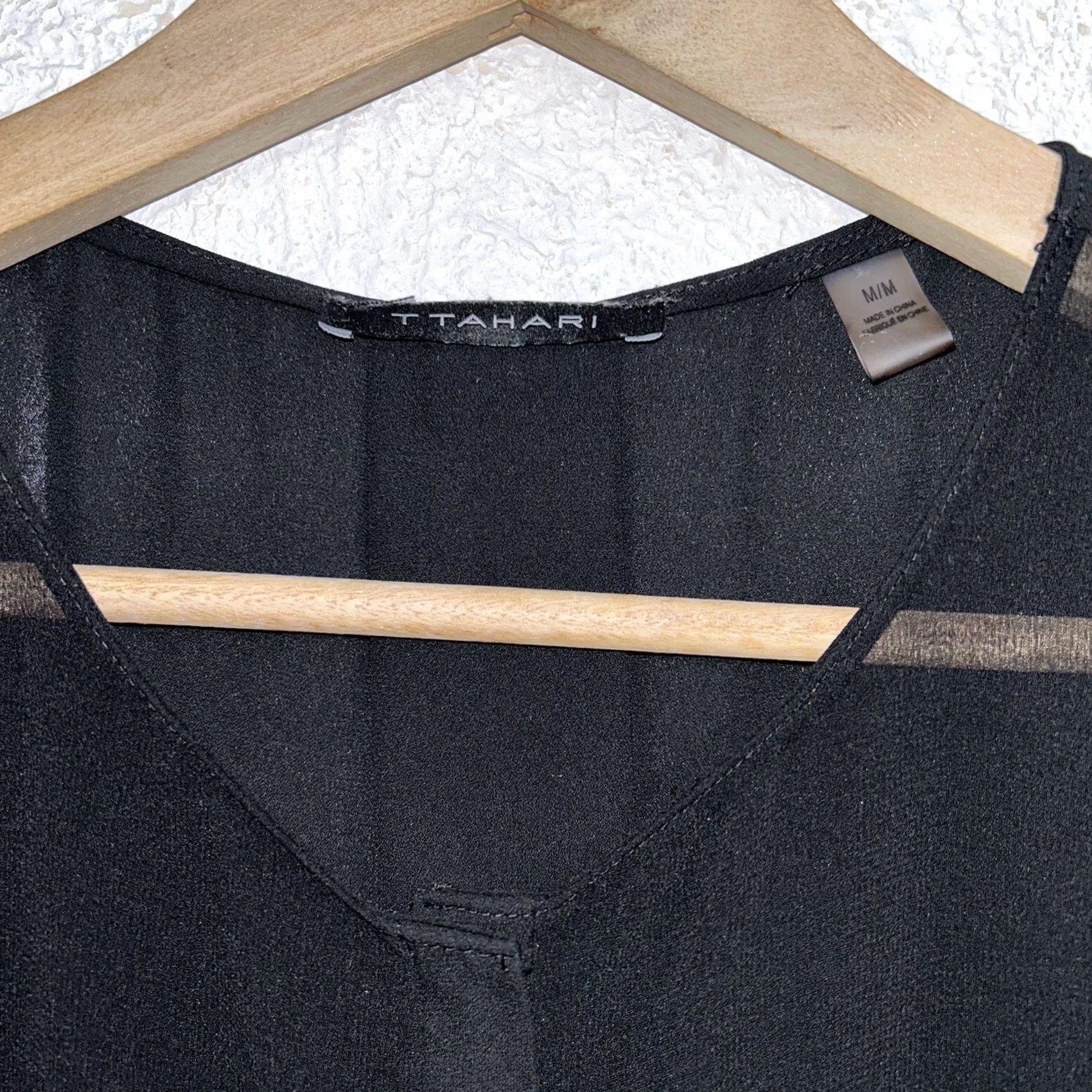 Vintage T Tahari Blouse Sleeveless Black Button Snap Round Neck Womens Medium Sheer Woven Polyester Size M / US 6-8 / IT 42-44 - 3 Thumbnail