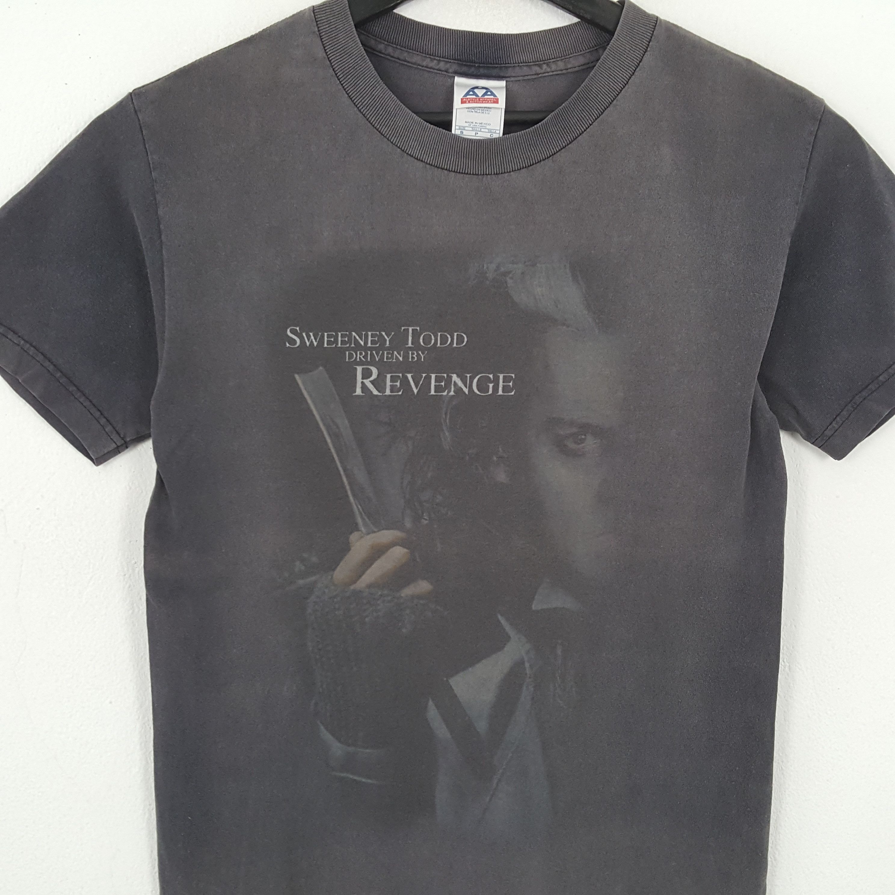 Vintage SWEENEY TODD by REVENGE Movie Vintage Tshirt Size US S / EU 44-46 / 1 - 2 Thumbnail