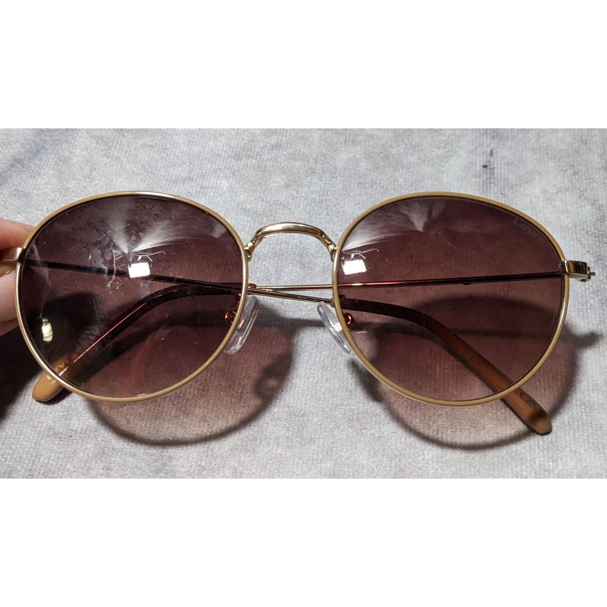 Levi's Levis Gold And Tan LEV112W Brown Lens Sunglasses Size ONE SIZE - 4 Thumbnail