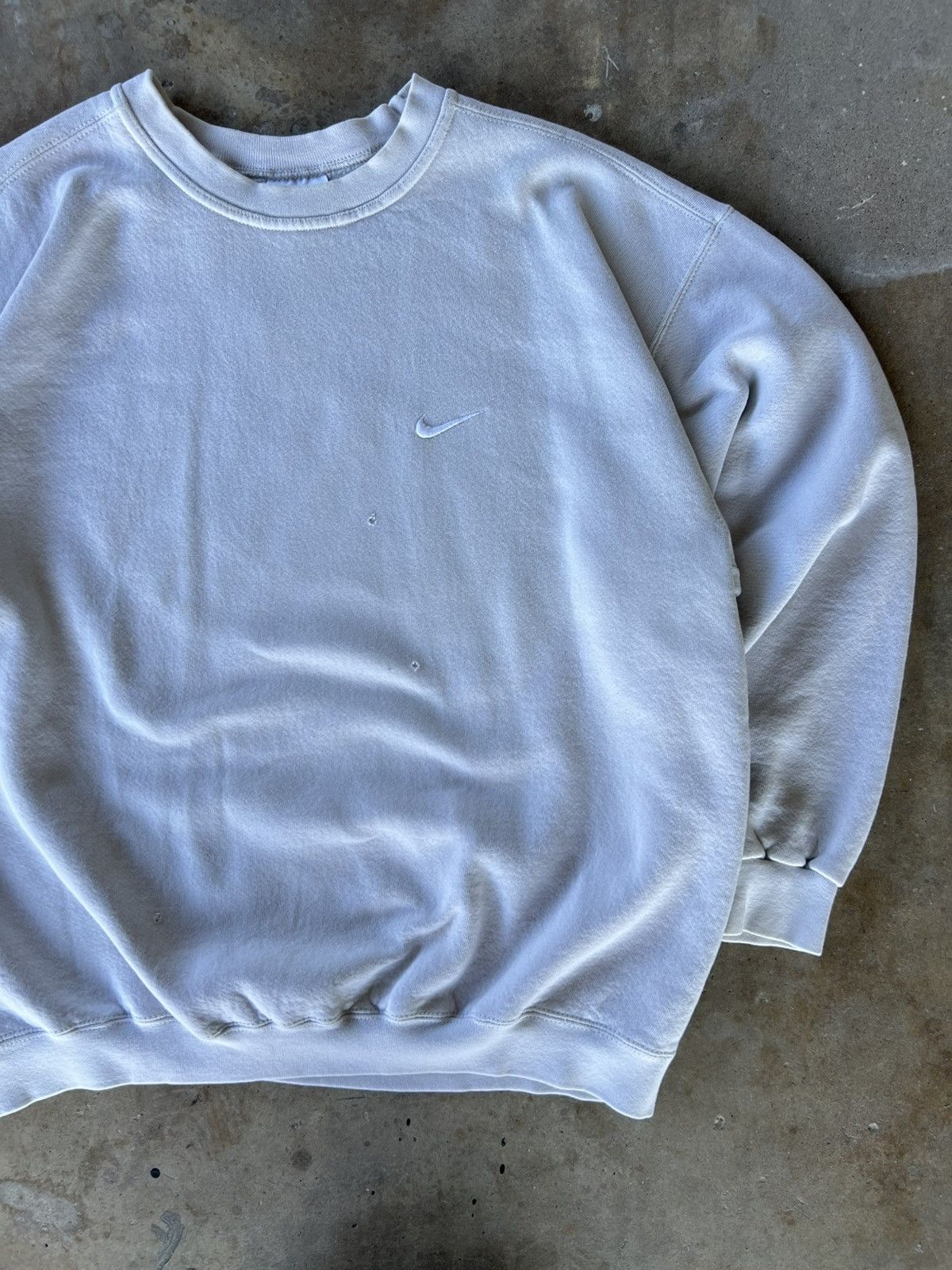 Nike Vintage RARE 90’s Nike Marshmallow Cream Sweatshirt Crewneck Size US L / EU 52-54 / 3 - 1 Thumbnail