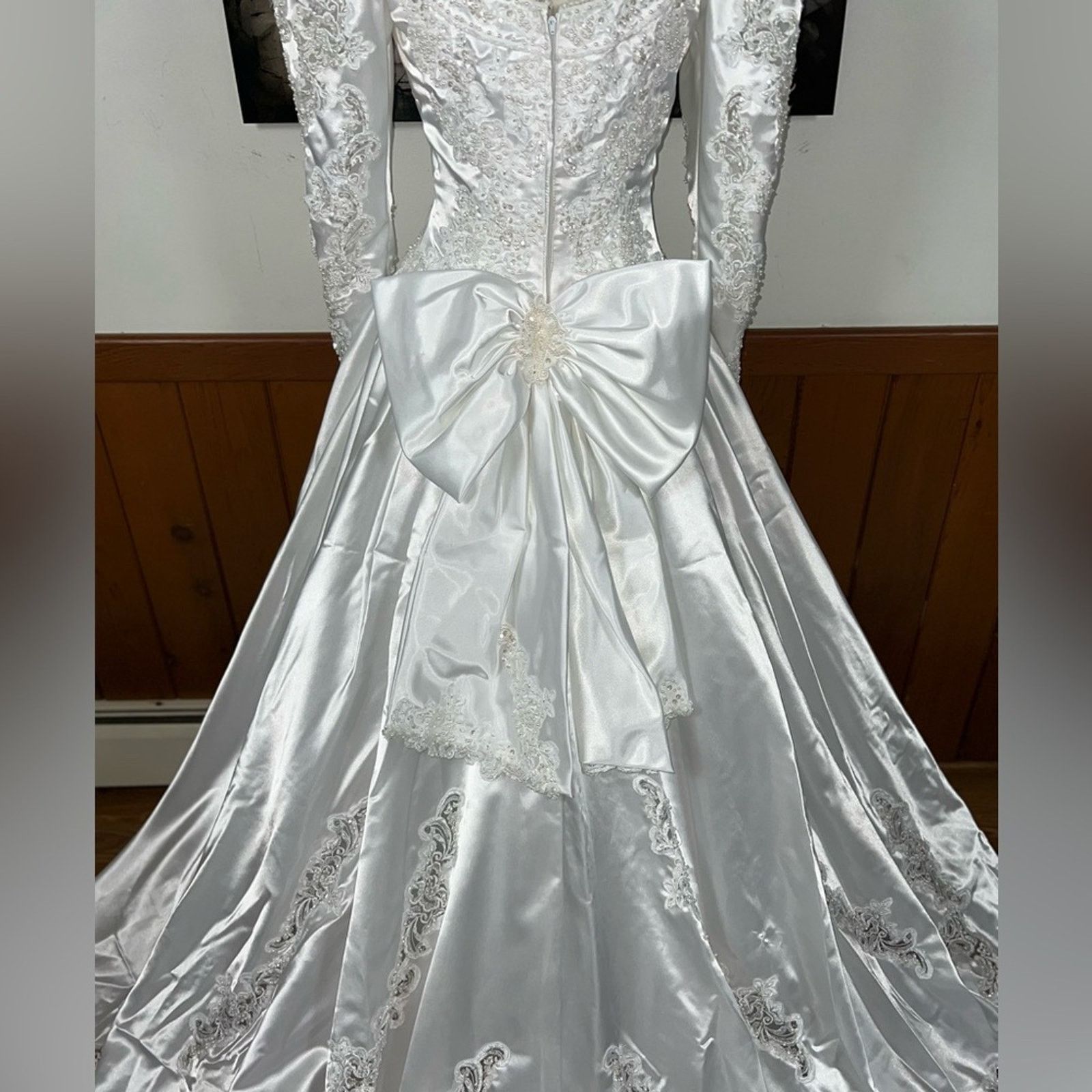 Other Vintage 90s Mori Lee Cathedral Length Wedding Gown & Veil! Size L / US 10 / IT 46 - 10 Thumbnail