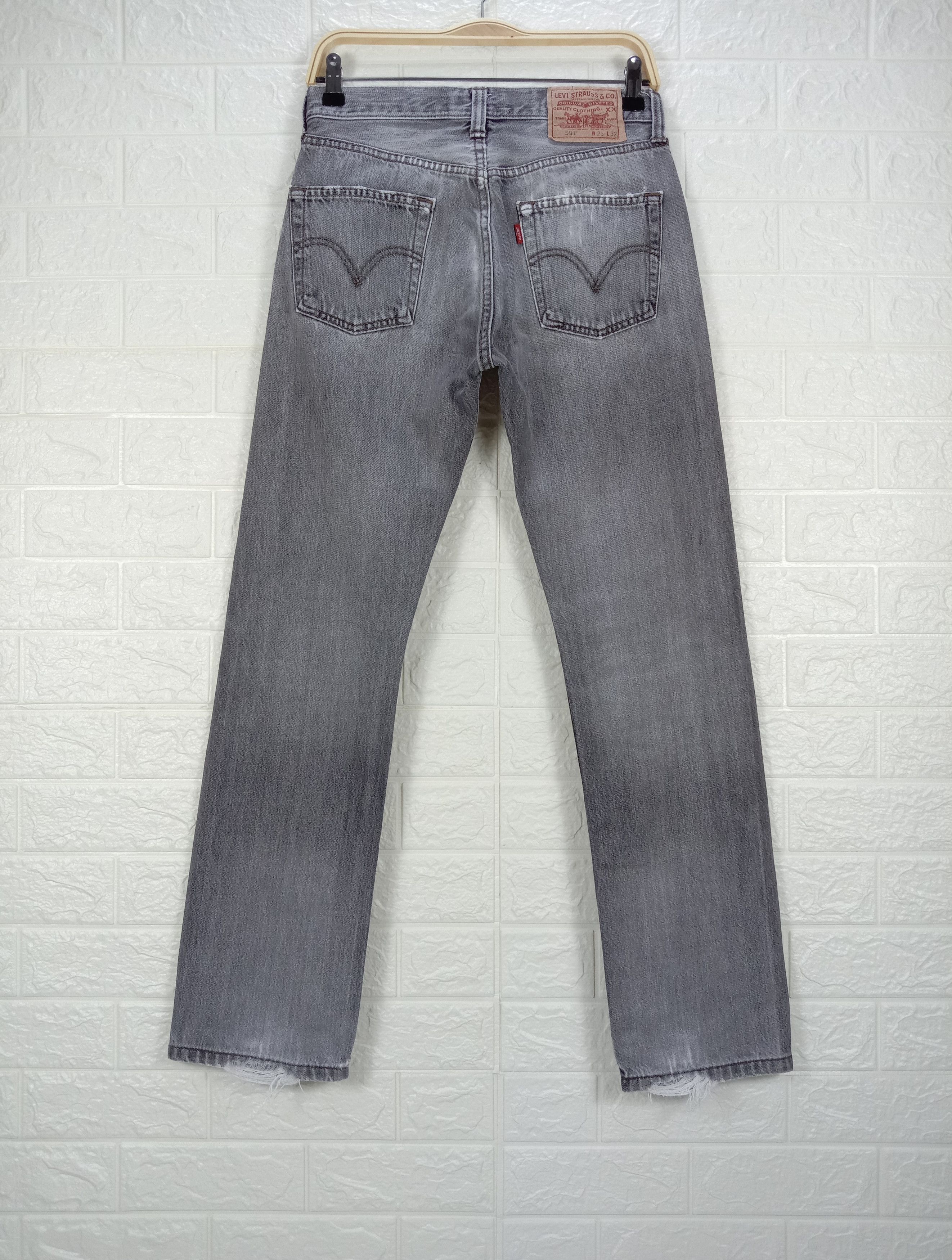 Levi's Vintage Levi's 501 Faded Black Jeans Buttons Fly Denim Size US 28 / EU 44 - 5 Thumbnail