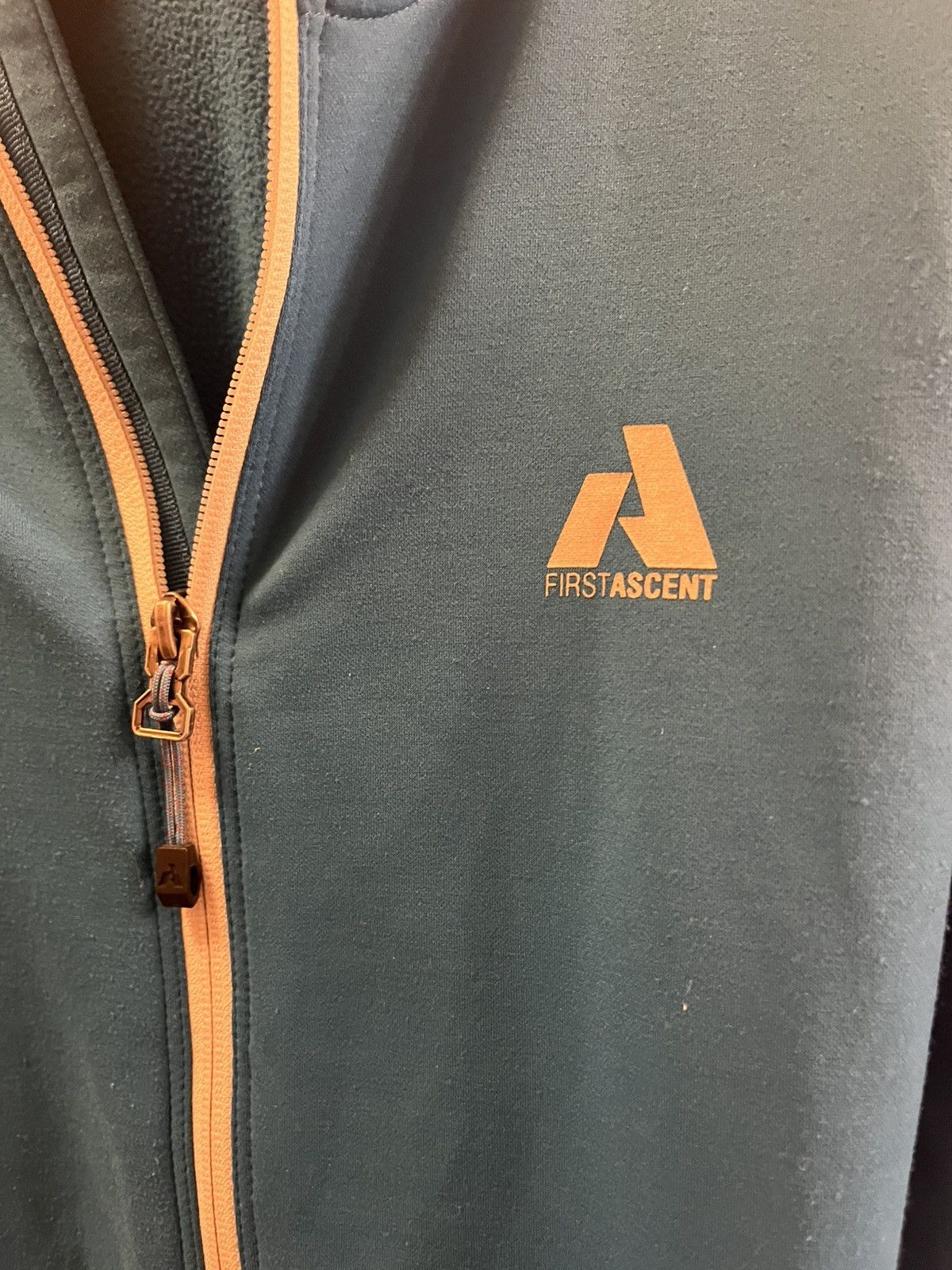 Eddie Bauer Eddie Bauer First Ascent Hooded Zip Fleece (L) Size US L / EU 52-54 / 3 - 4 Thumbnail