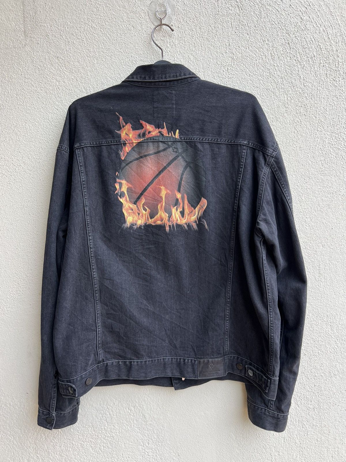 Marcelo Burlon Burning 🔥 Basketball Fade Black Denim Trucker Jacket Size US XXL / EU 58 / 5 - 11 Thumbnail