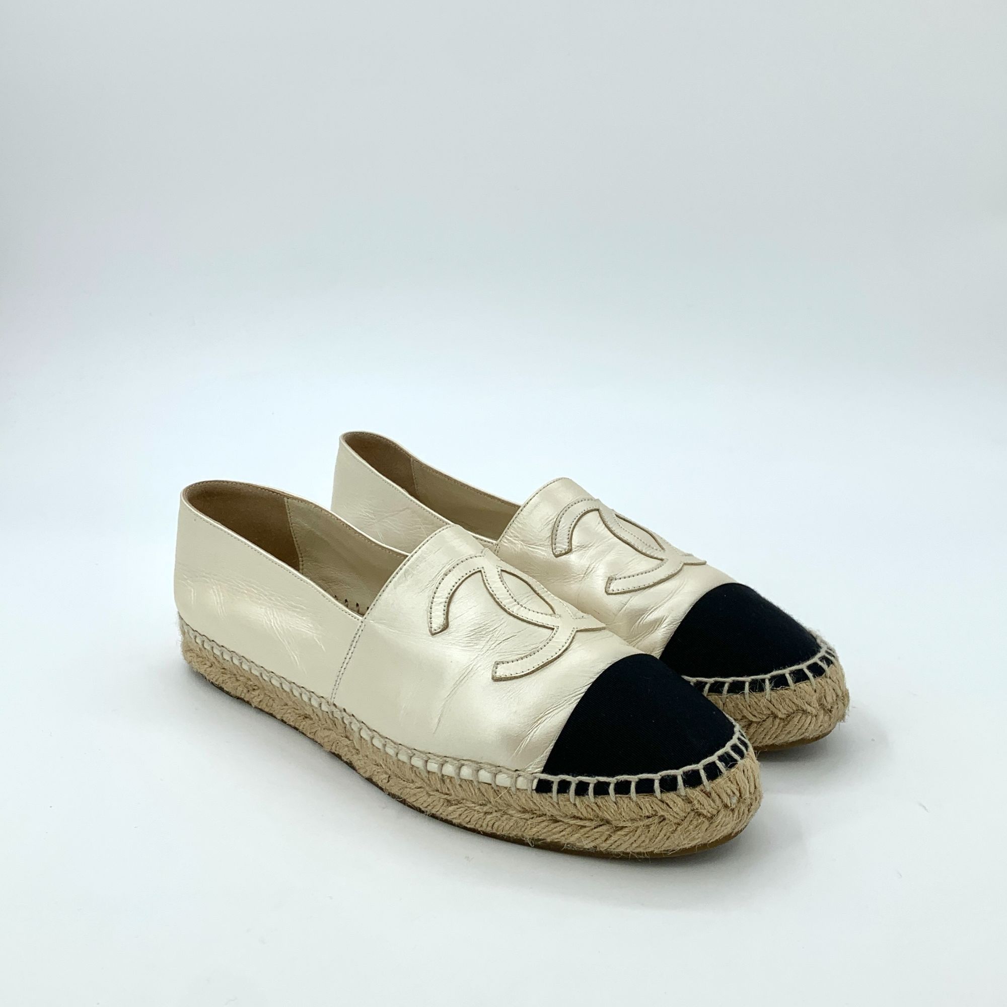 Chanel Chanel Color-Block Round Toe Woven Sole Slip-On Fisherman Sh Size US 8 / IT 38 - 1 Thumbnail