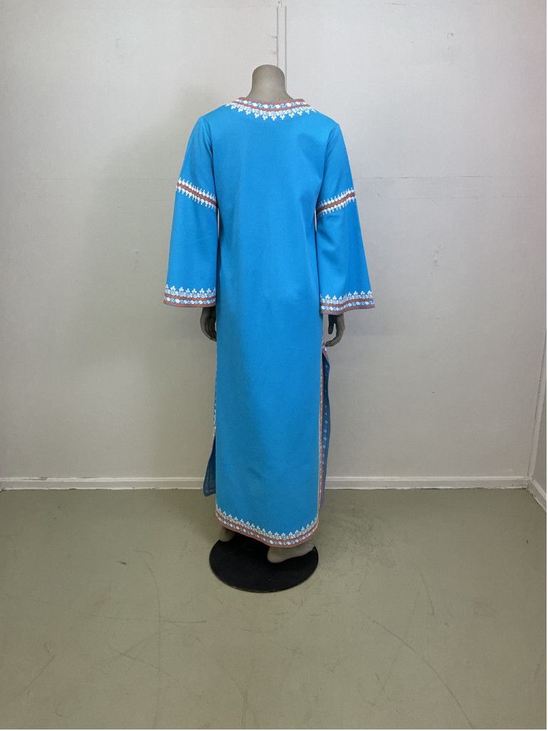Vintage 1970’s Embroidered Blue Vintage Hippie Bohemian Maxi Dress Size M / US 6-8 / IT 42-44 - 2 Thumbnail