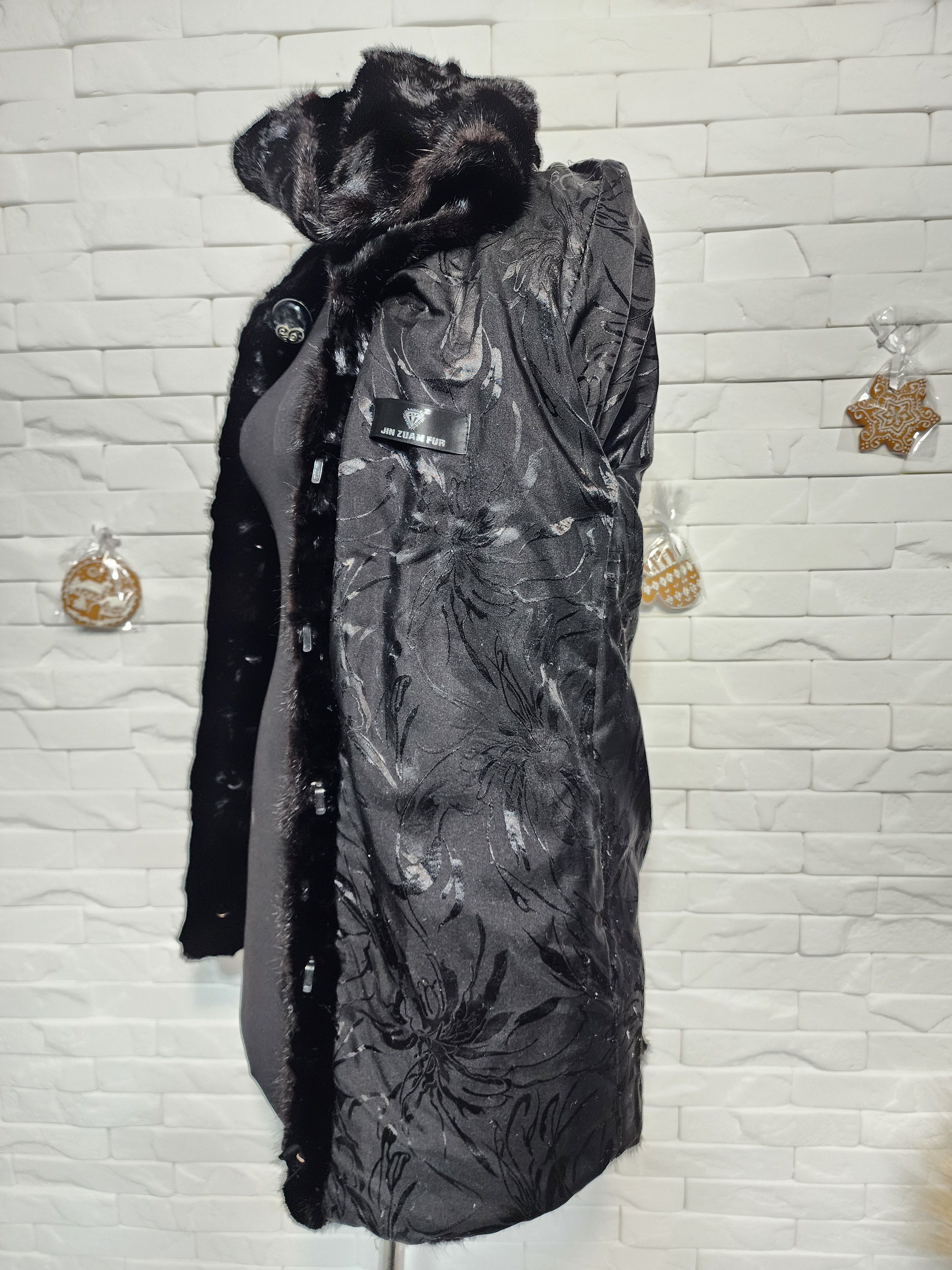 Furla Black Mink Fur Coat with Hood: Women's Luxury Outerwear Size S / US 4 / IT 40 - 8 Thumbnail