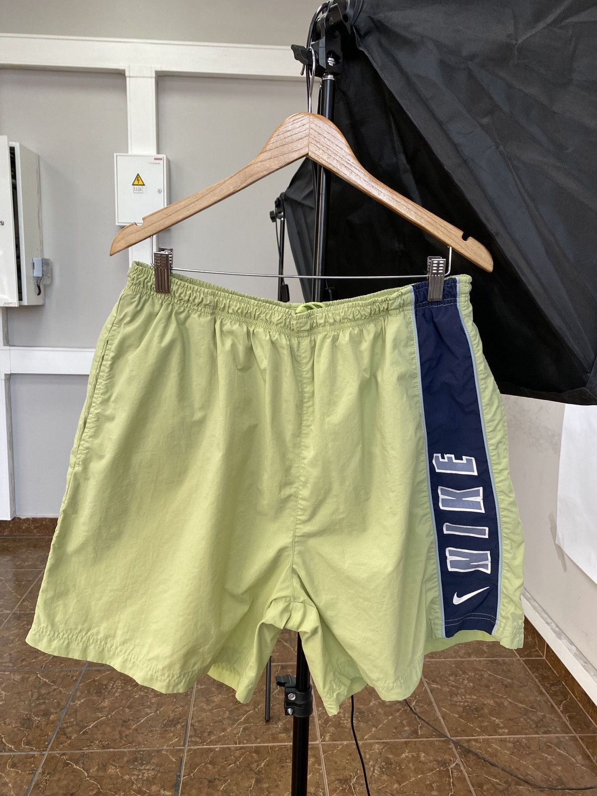Nike 🇺🇸 Vintage 90s Nike Nylon Shorts Rare Retro Hype Y2K Size US 34 / EU 50 - 1 Thumbnail